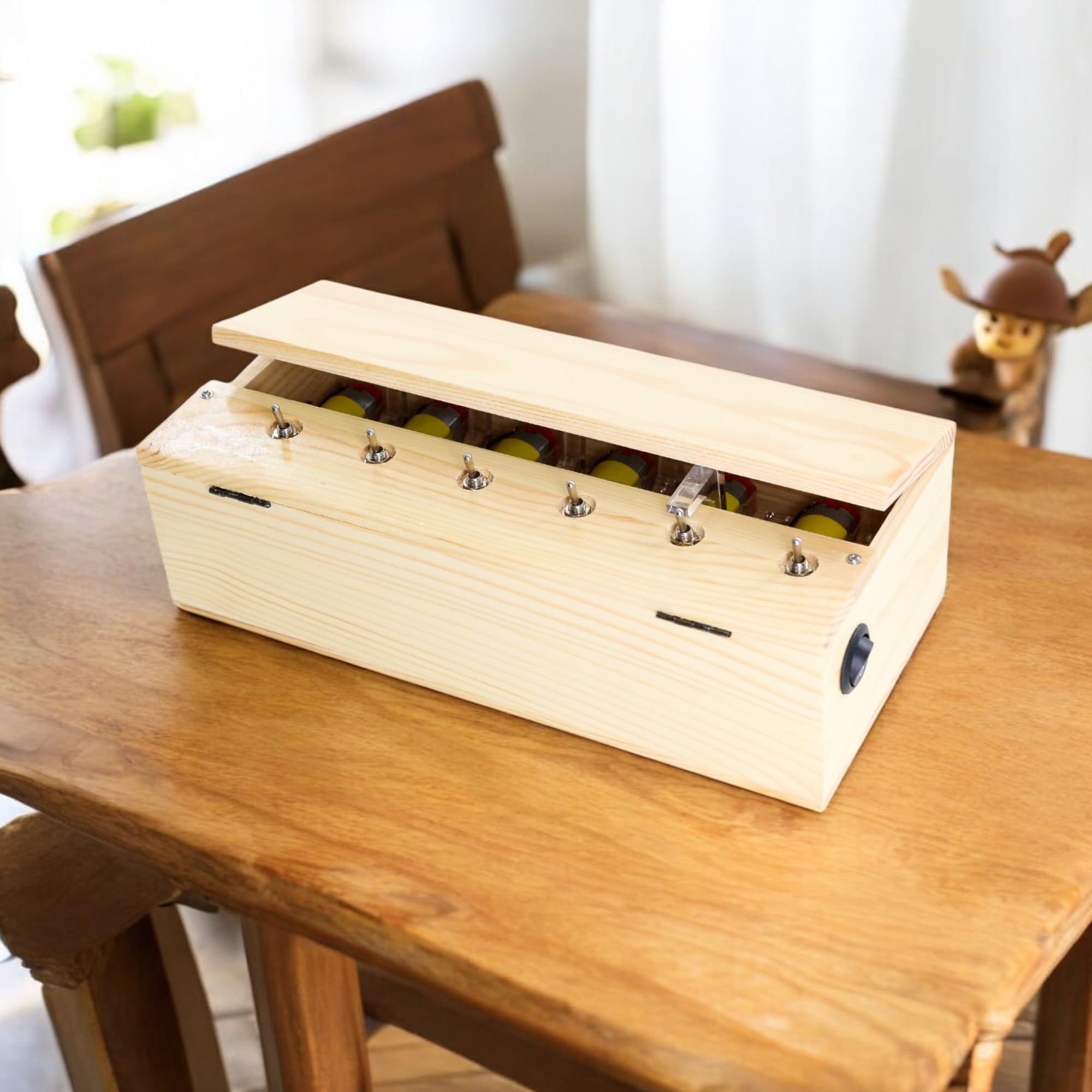 BuleVina Divertente scatola giocattolo inutile, kit creativo in legno con dito di atteggiamento, interruttori multipli, ricaricabile che si spegne, divertente regalo di compleanno per adulti, riduce