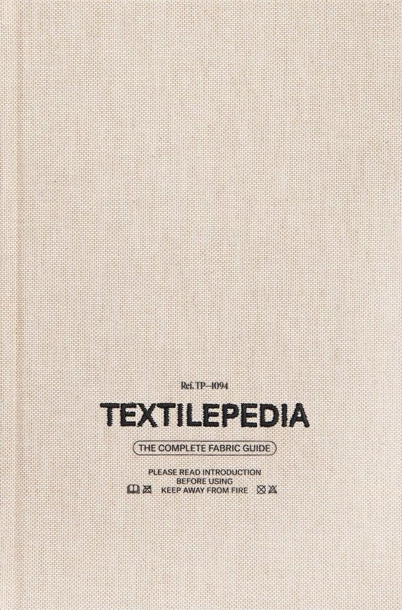 Textilepedia Hardcover – 17 December 2020