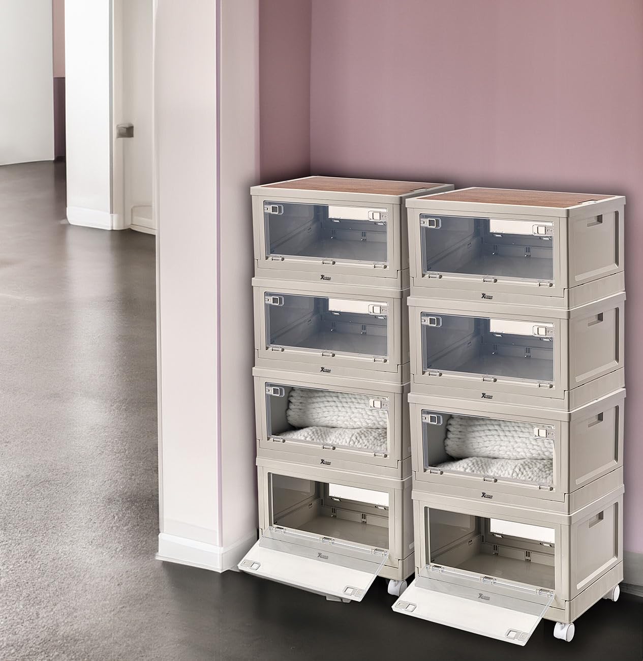 Xcase Camping Box stapelbar: 8er-Set Camping-Aufbewahrungsboxen mit 8 Rollen, falt-/stapelbar, 55 l (Küchenboxen, Aufbewahrungskiste)