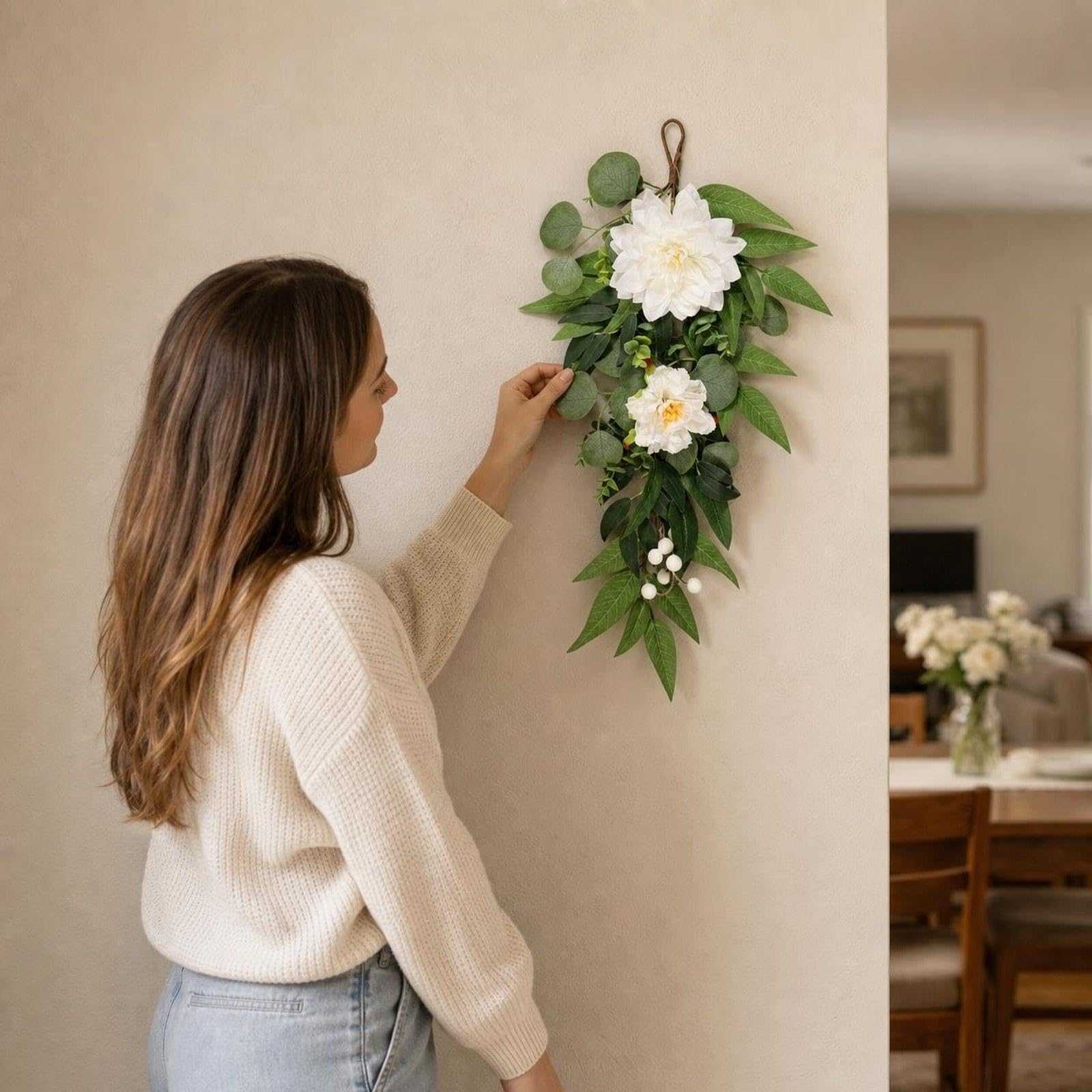 Amazon｜Lilihuimaoyi 造花のスワッグ、ユーカリのリース、玄関ドア用