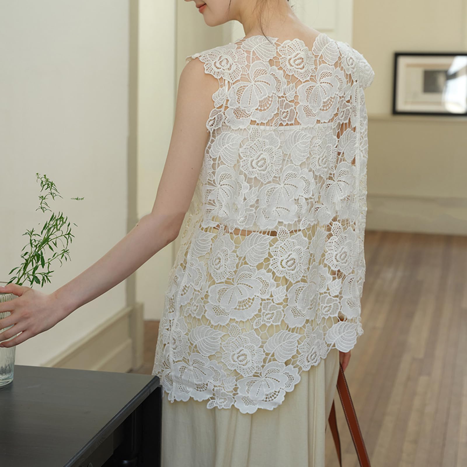 Femmes Loose Fit Débardeurs Décontractés Fleur Dentelle Évider Sans Manches Ourlet Irrégulier Chemises Gilet
