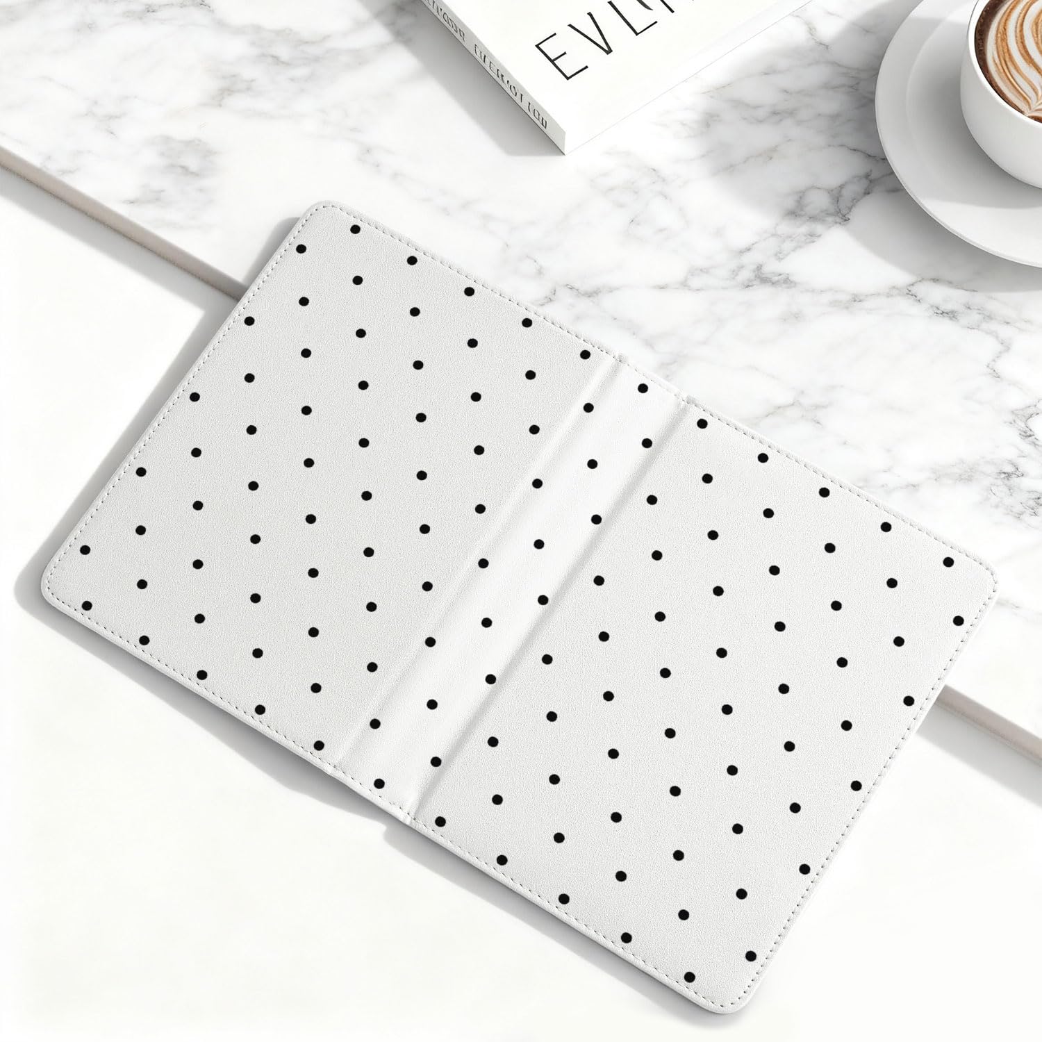 KPW6 Schutzhülle für Kindle Paperwhite 12. Generation, 17,8 cm (7 Zoll), 2024, niedliches gepunktetes ästhetisches Design, Folio-Schutzhülle mit Ständer und Handschlaufe, PU-Leder