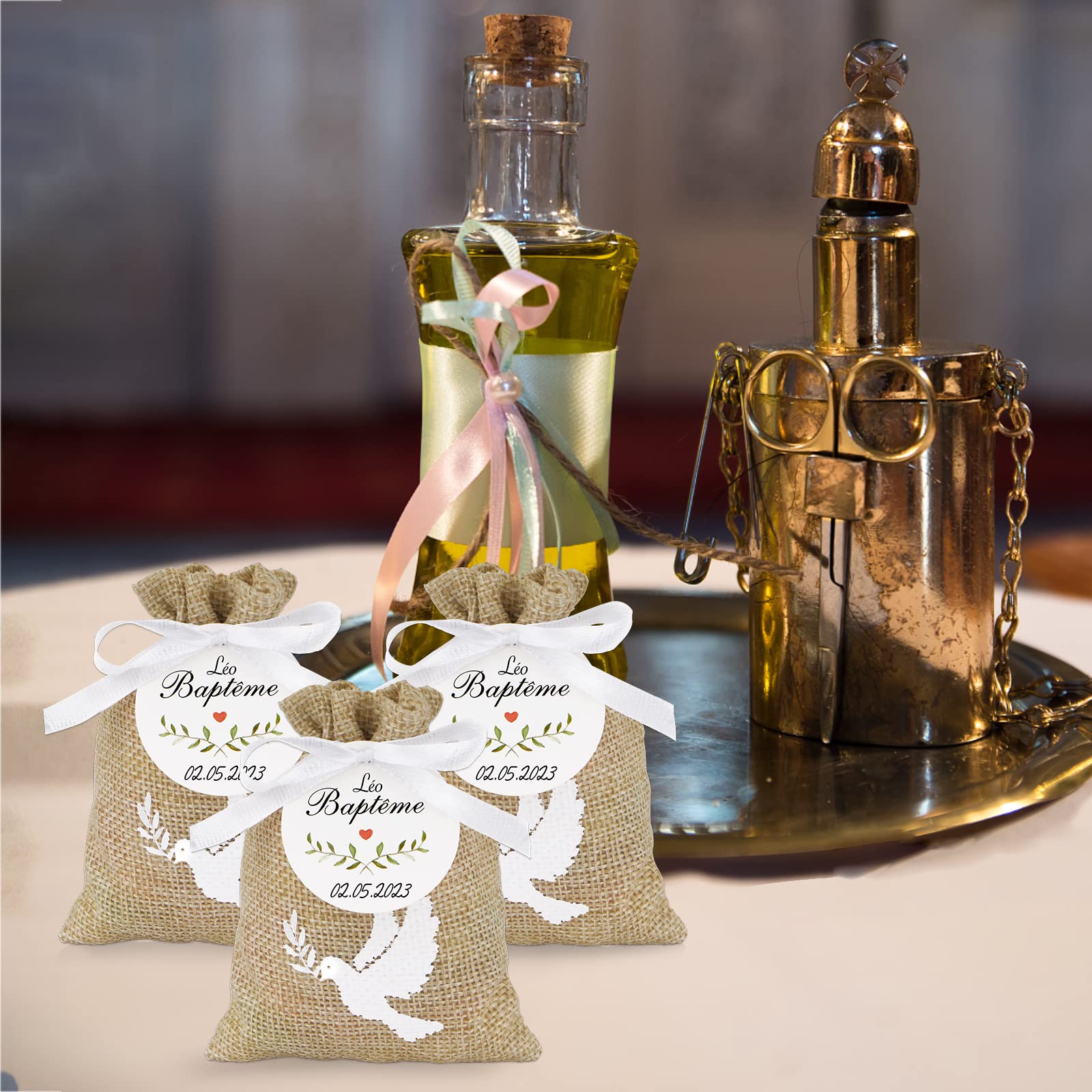 10Pcs Sachet Jute 10Pcs Etiquette Baptême Pochette Dragée Motif Colombe 10 * 8cm Cadeau Invité Décoration pour Baptême avec Ruban