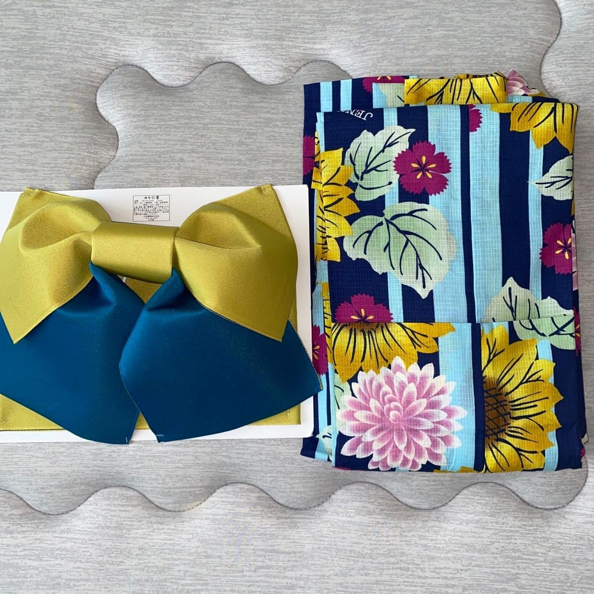 B02週末限定価格！☆USED美品☆ 「2L」 駒刺繍 金彩 黒留袖6点セット 正絹・高級黒留着物・御簾に鶴・金駒刺繍・比翼付き 黒留袖