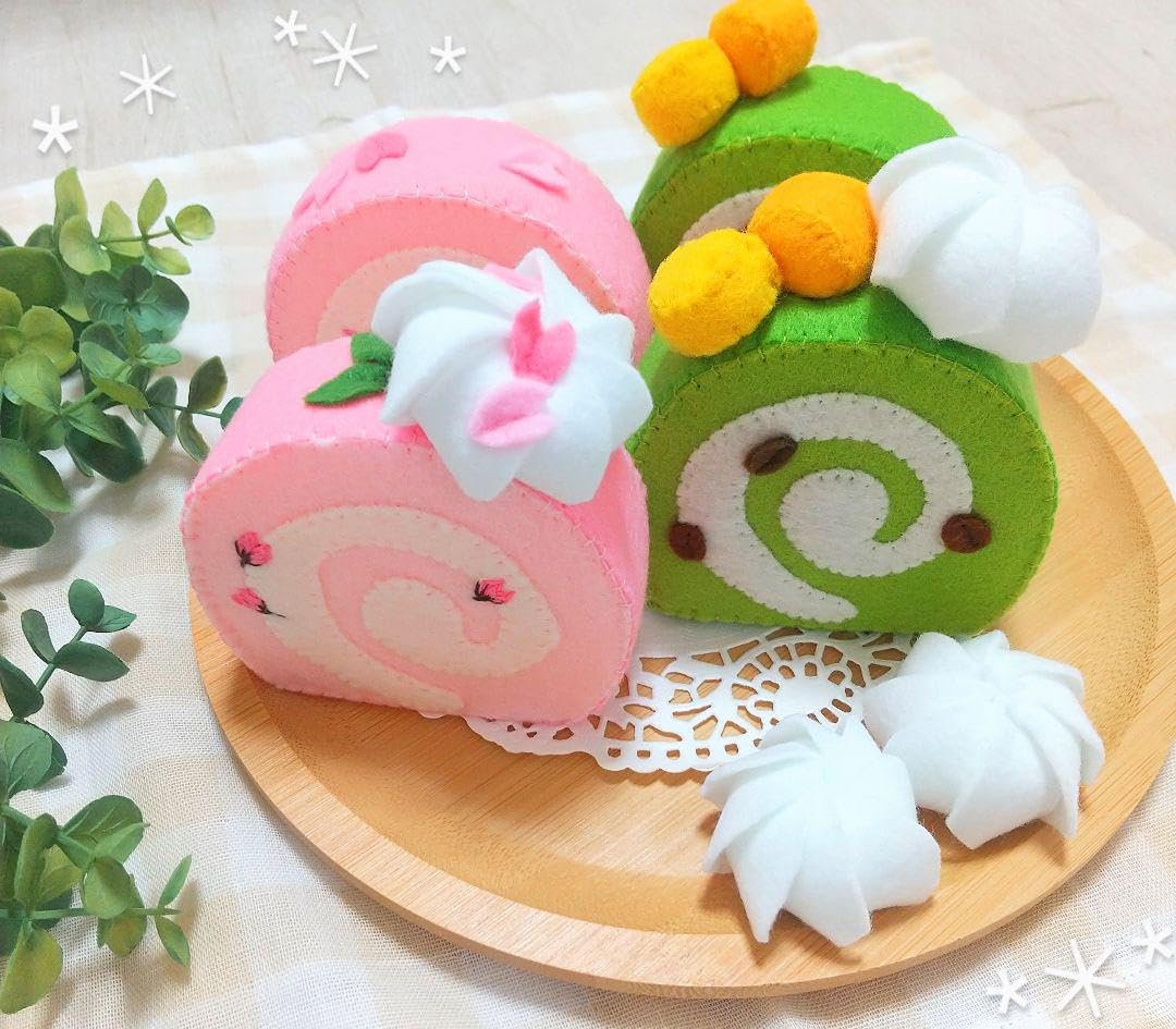 ✿ErikoT様用✿羊毛フェルト✿小さなぶたさん✿抹茶のロールケーキ ✿ErikoT様用✿羊毛フェルト✿小さなぶたさん✿抹茶のロールケーキ