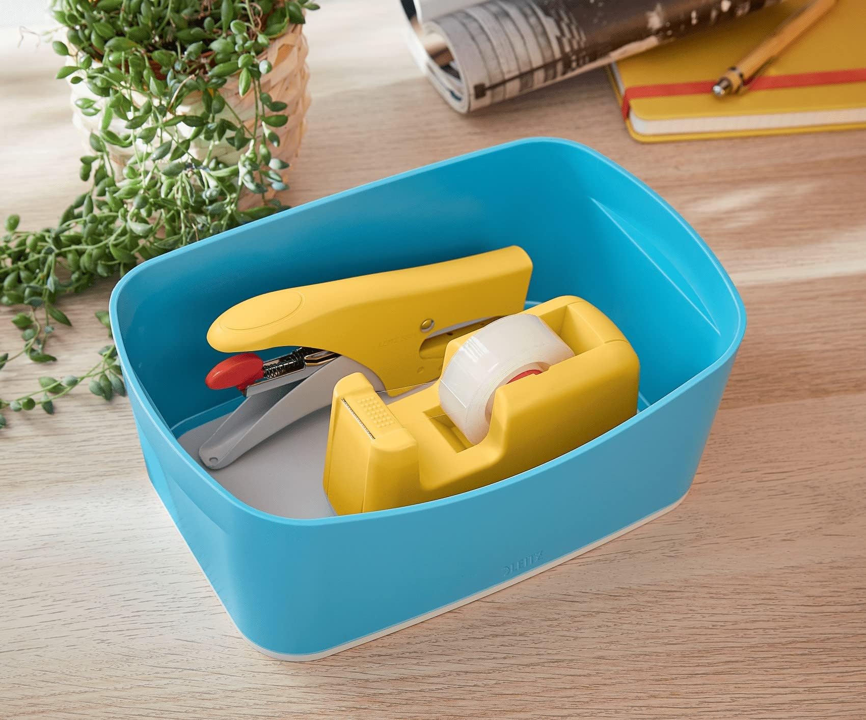 Leitz Cucitrice a Pinza, Capacità fino a 15 Fogli, Caricamento Posteriore, Include Punti P2 (No. 10), Gamma Cosy, 56450019, Giallo (Caldo)
