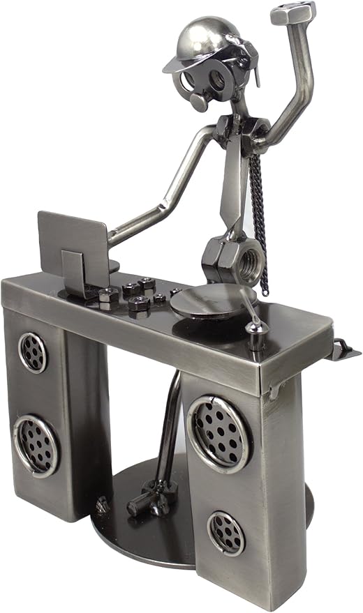 Bad Bunnyns succé vid Super Bowl möttes av hård kritik från Trump: en skandal mot amerikansk storhet 6 713JydmAw8L. AC SY879 Broadway Gift 6 Silver Tone Disc Jockey Tabletop Figurine - Metal Spinner DJ Figurine - Steampunk Musician Statue
