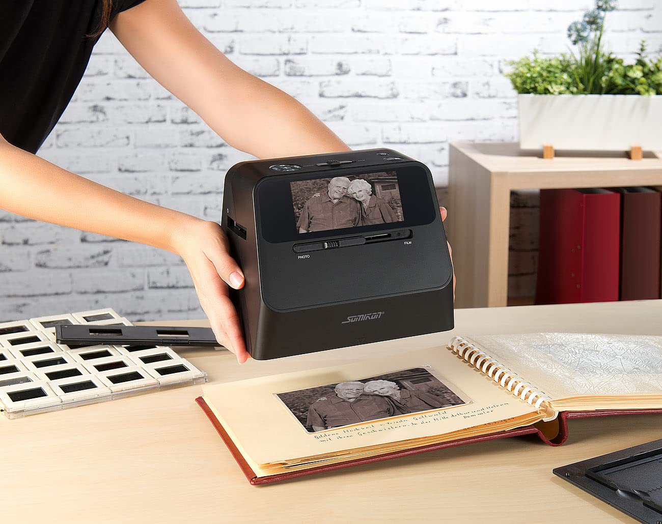 Scanner photo sans fil SD-1700 pour diapositives & négatifs 22 Mpx [Somikon]