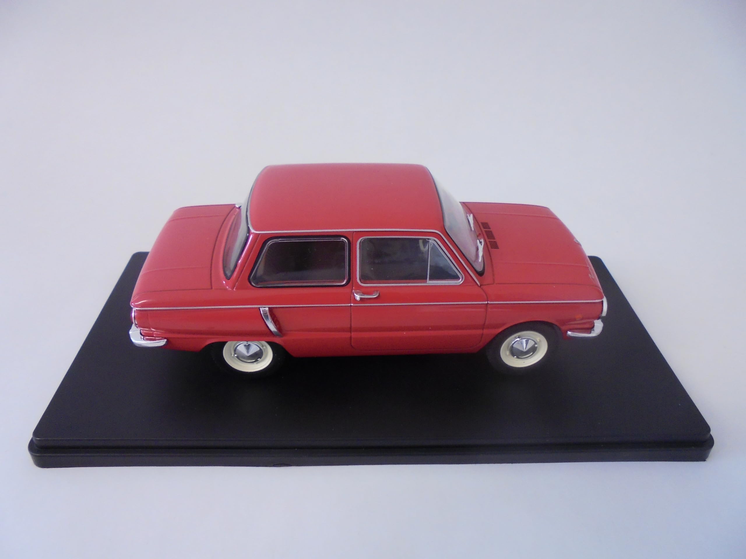 Amazon.com: OPO 10 - Collectible Model car 1/24 Compatible with