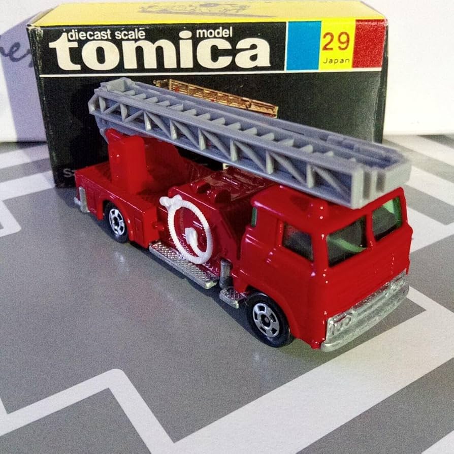 Amazon.co.jp: トミカ 黒箱29 日野 消防自動車 : おもちゃ