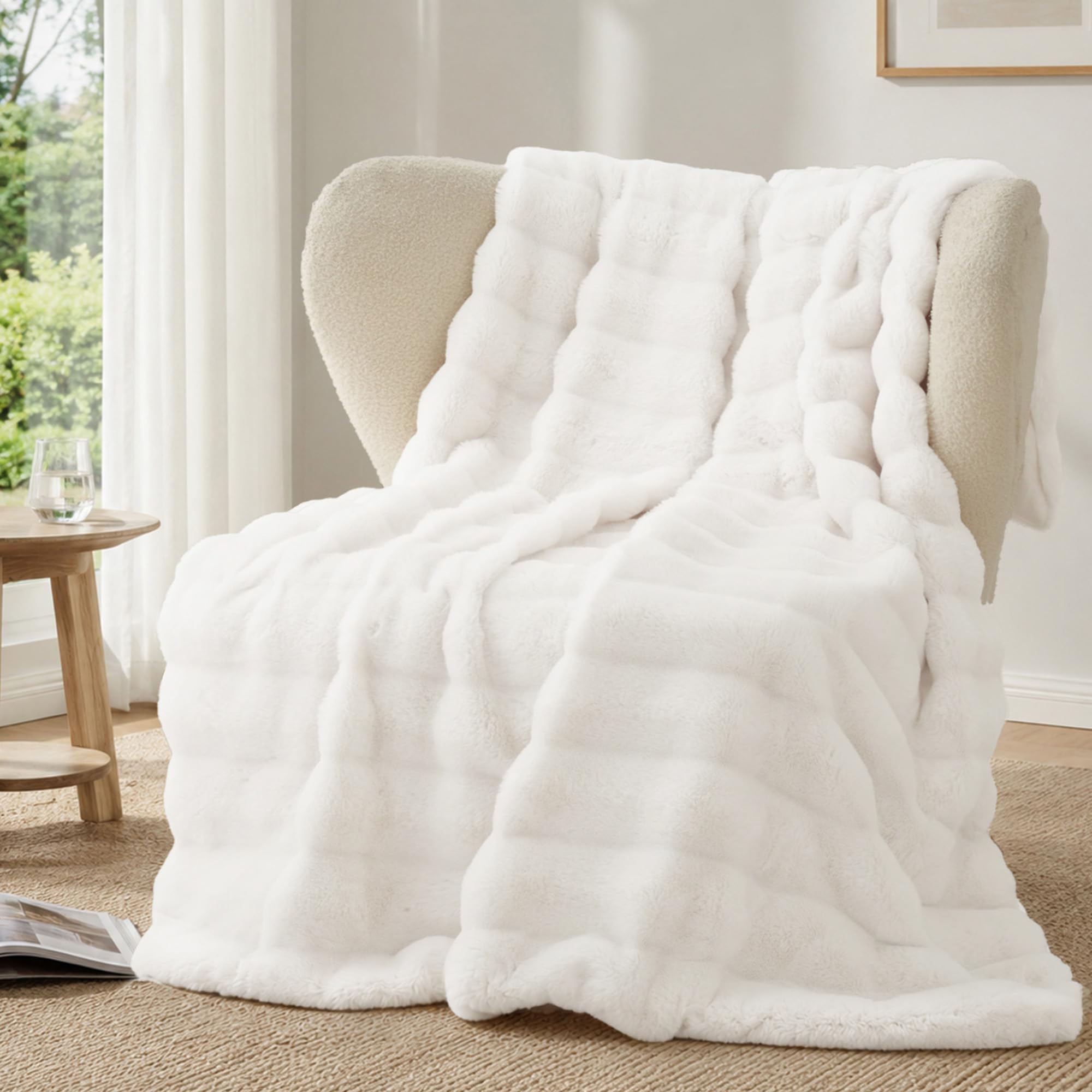 Battilo Faux Rabbit Fur Throw Blanket, Cream White Throw Blanket 125x150cm