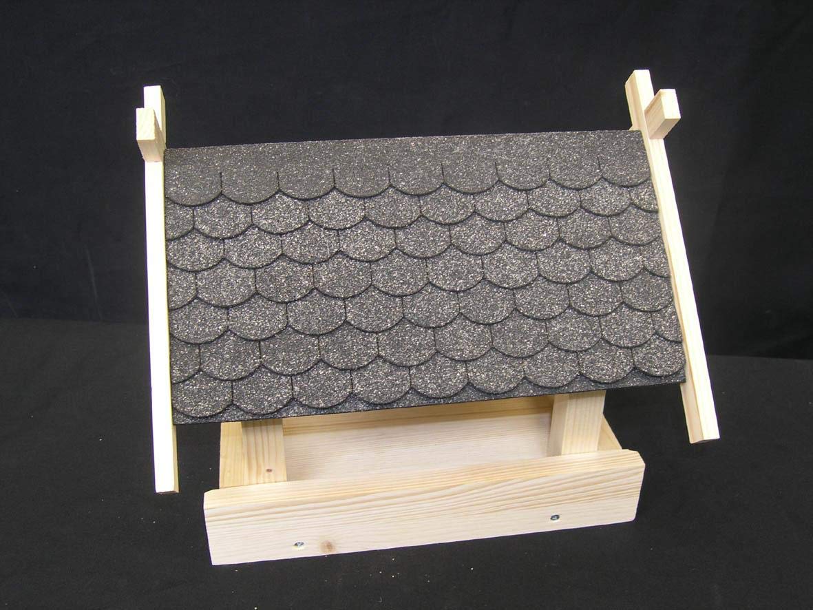 Vogelhaus klein grau Manufaktur Martinshof L: 32,00 cm B: 29,00 cm T: 27,00 cm, Futterhaus, Fütterung, Bausatz, Dachschindeln, Holz, Futterstation, Vogelfutterhaus,…