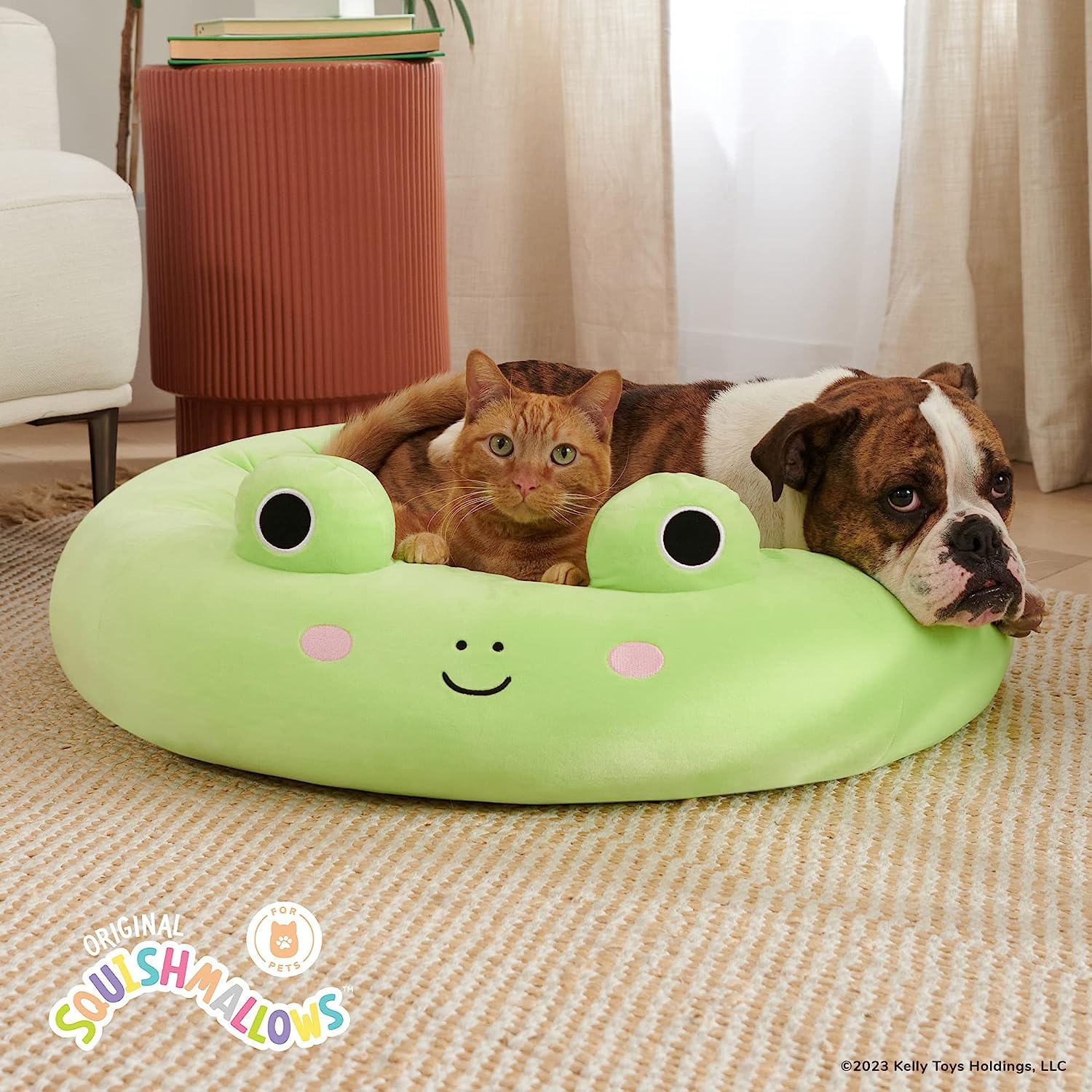Squishmallows Cama Oficial para Mascotas Wendy Frog de 24 Pulgadas, Cama Mediana ultrasuave Oficial de Felpa para Mascotas