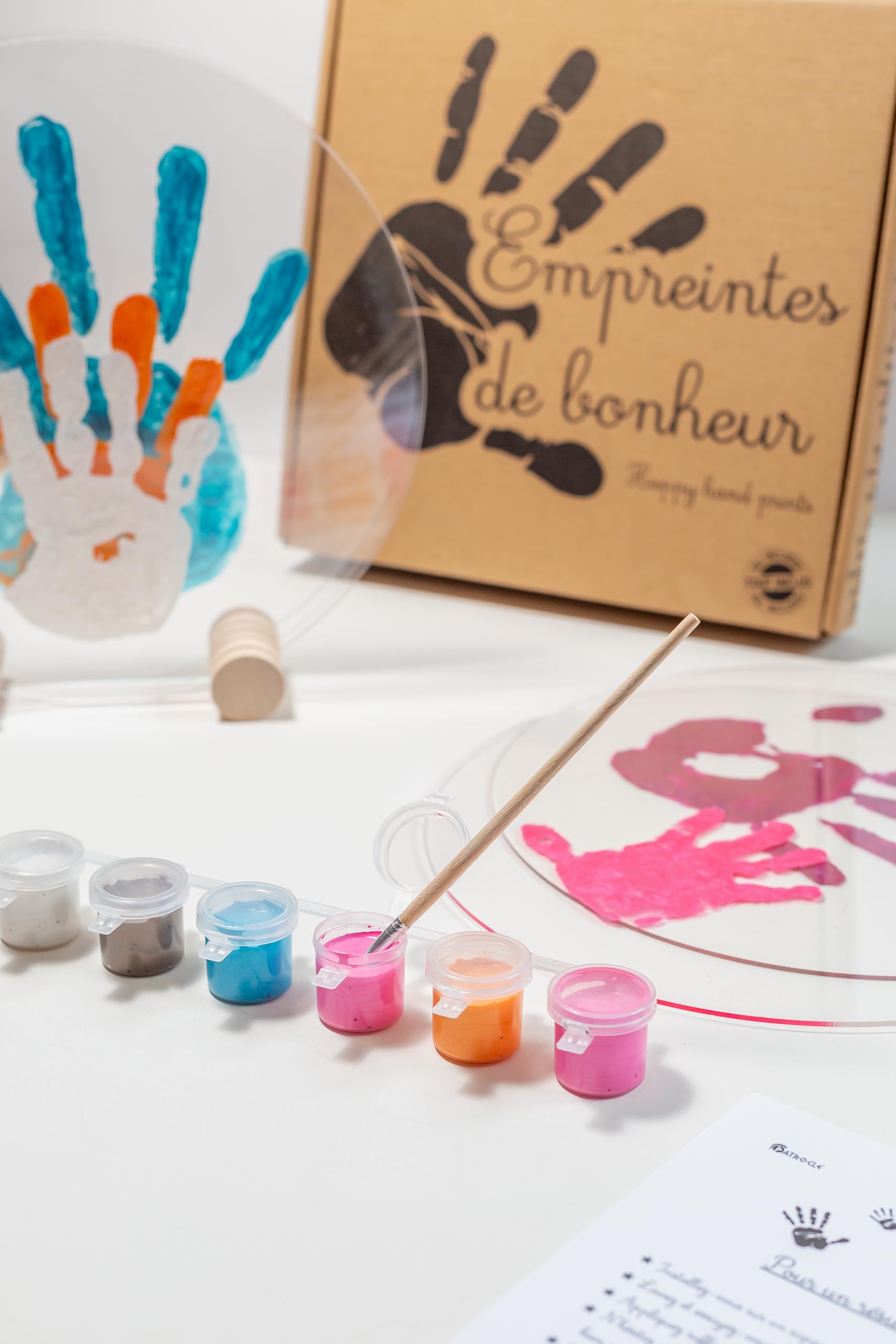 LouYou Empreintes de Bonheur - Kit Empreinte Famille de 4 Made in France Nacré - Coffret Naissance - Idée Cadeau Anniversaire - Fête des Mères - Support bois - 4 plexiglass