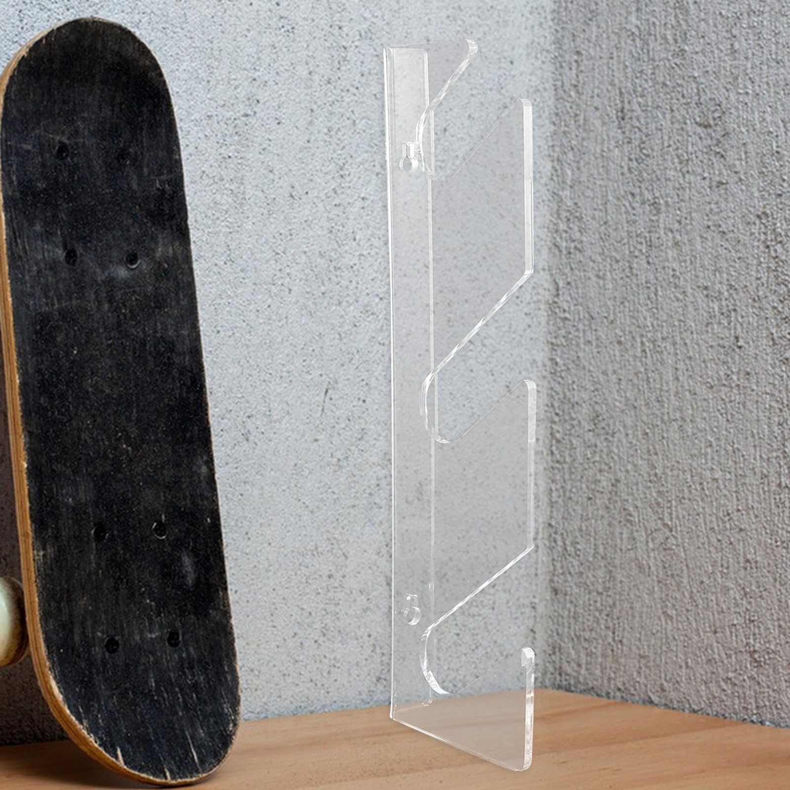 Soporte Organizador Resistente y Snowboard de Pared Patinetas para Acrílico Transparente 3 Niveles para Exhibición Llamativa en Espacios Comerciales
