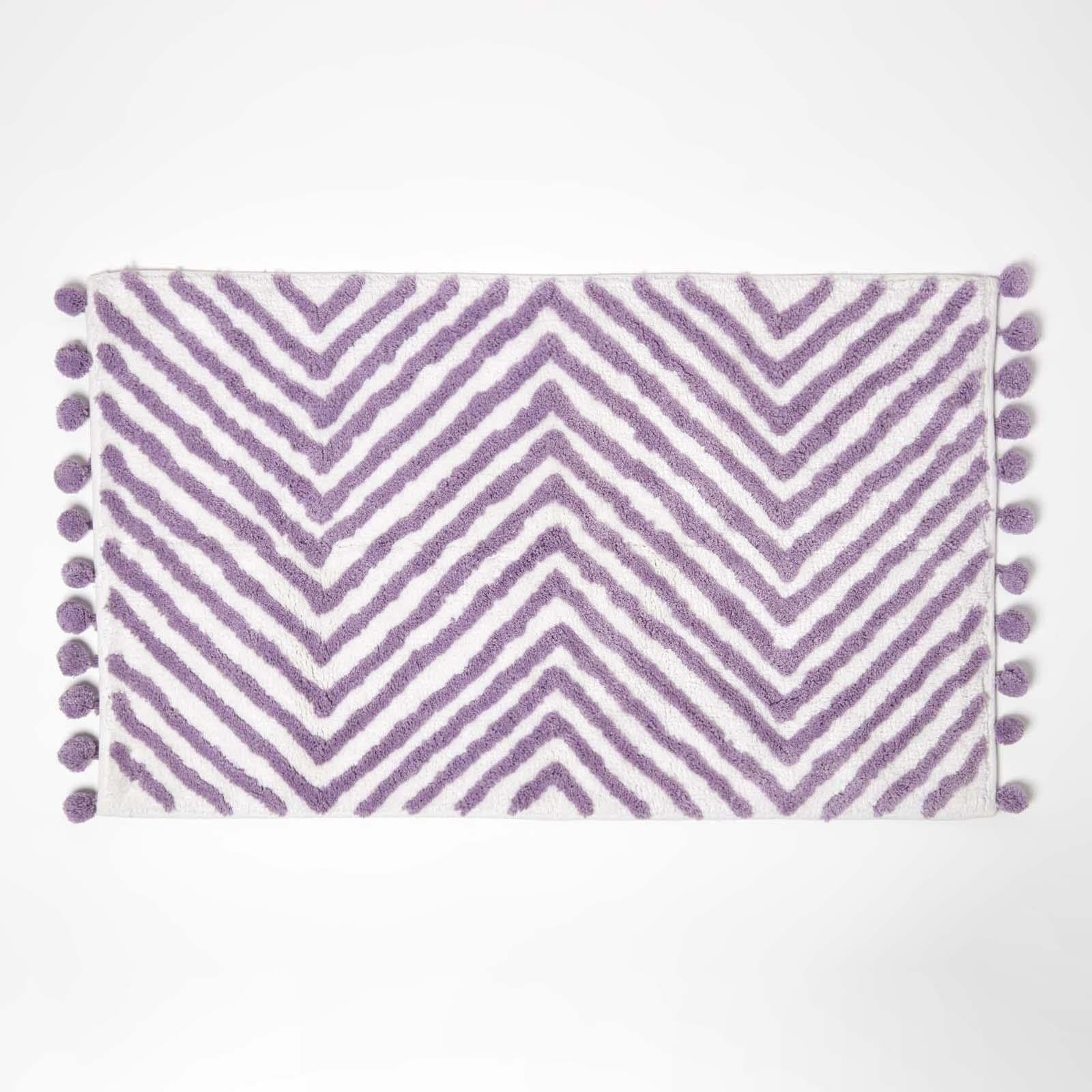 HOMESCAPES Lilac Cotton Bath Mat with Zig Zag Design Super Absorbent Tufted Bathmat with Pom Poms, 50 x 80 cm