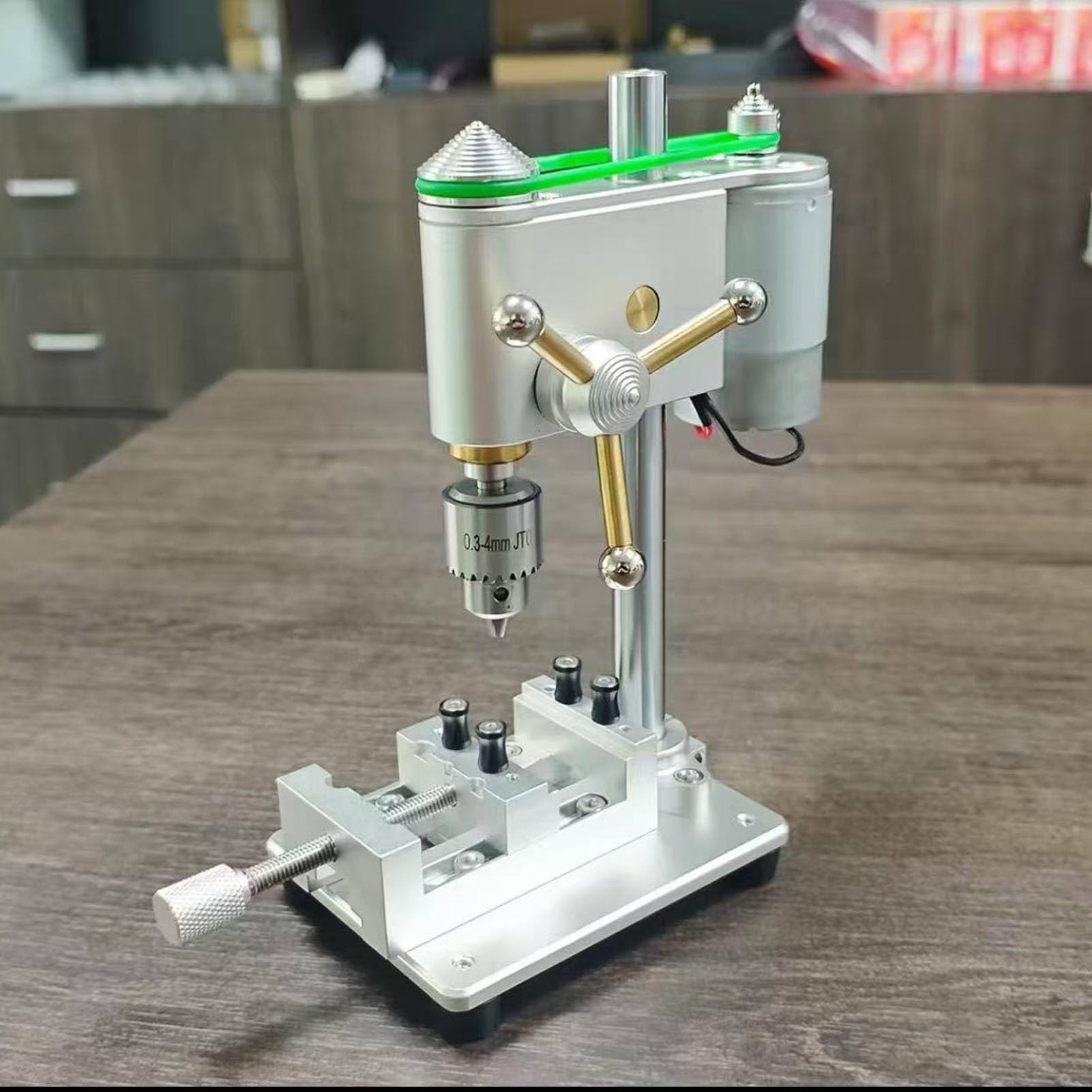 Generic Mini étau de Précision à Pince Plate pour la Fabrication de Bijoux et L'artisanat de Modèles, Plage de 0 à 47 Mm, avec Mâchoires Souples en Caoutchouc pour les Amateurs et les Professionnels