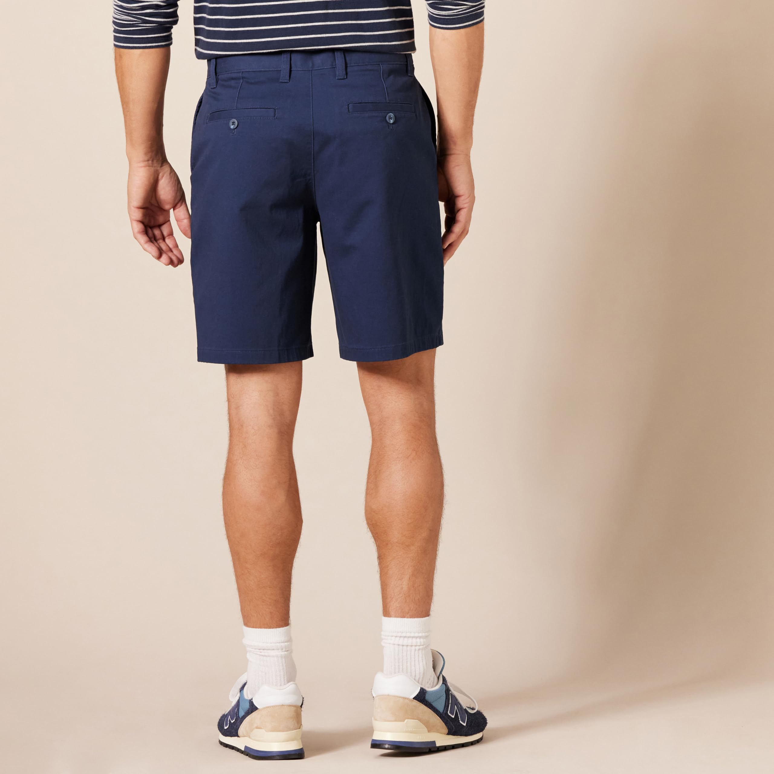 Amazon Essentials Mężczyźni Classic-Fit 23 cm komfortowe rozciągliwe chinosy