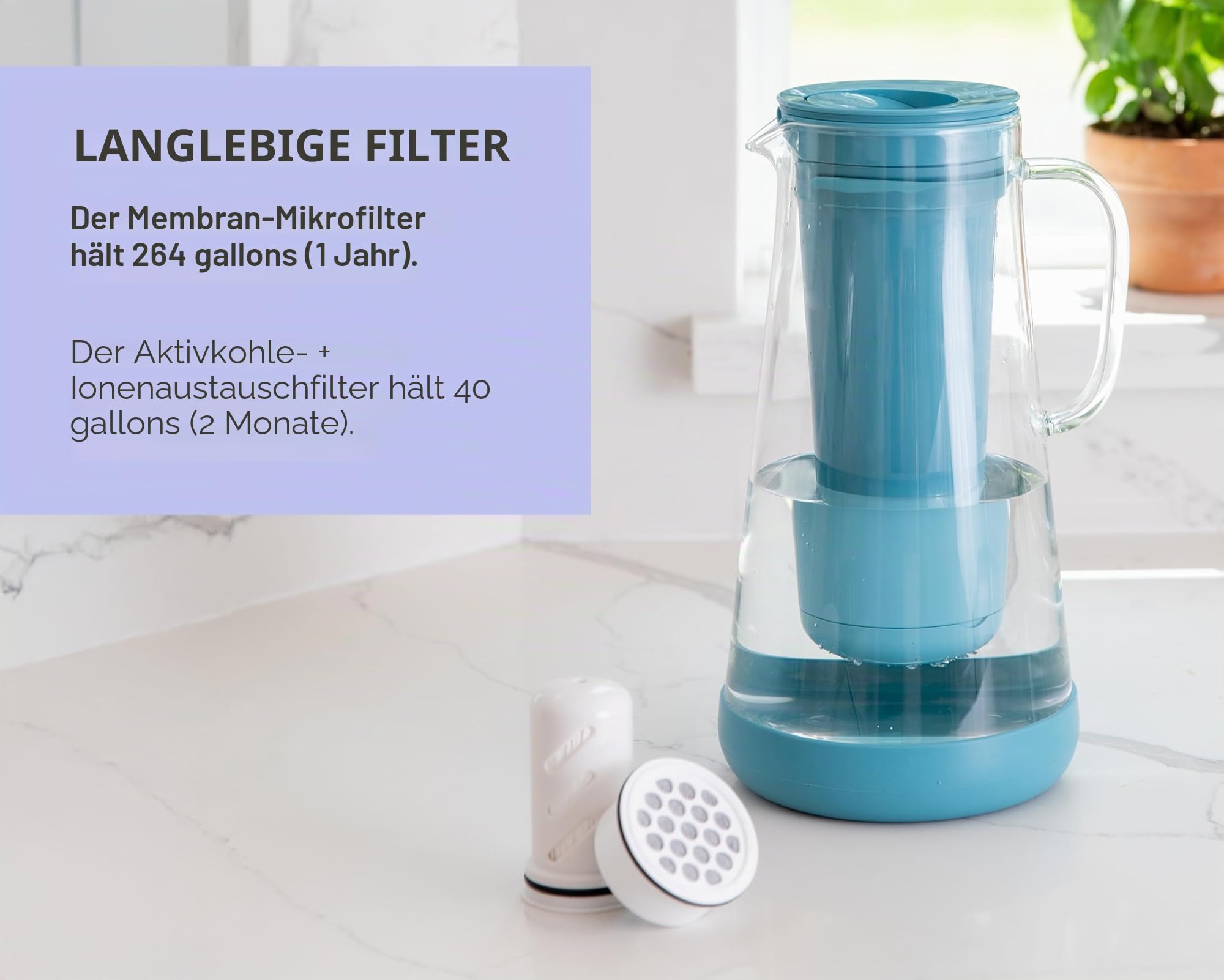 LifeStraw Home Wasserfilter-Kanne aus Glas mit Silikonbasis; Bietet Schutz vor Bakterien, Parasiten, Mikroplastik, Blei, Quecksilber, PFAS und weiteren Chemikalien; 1,6 Liter, Stormy Blue (blau)