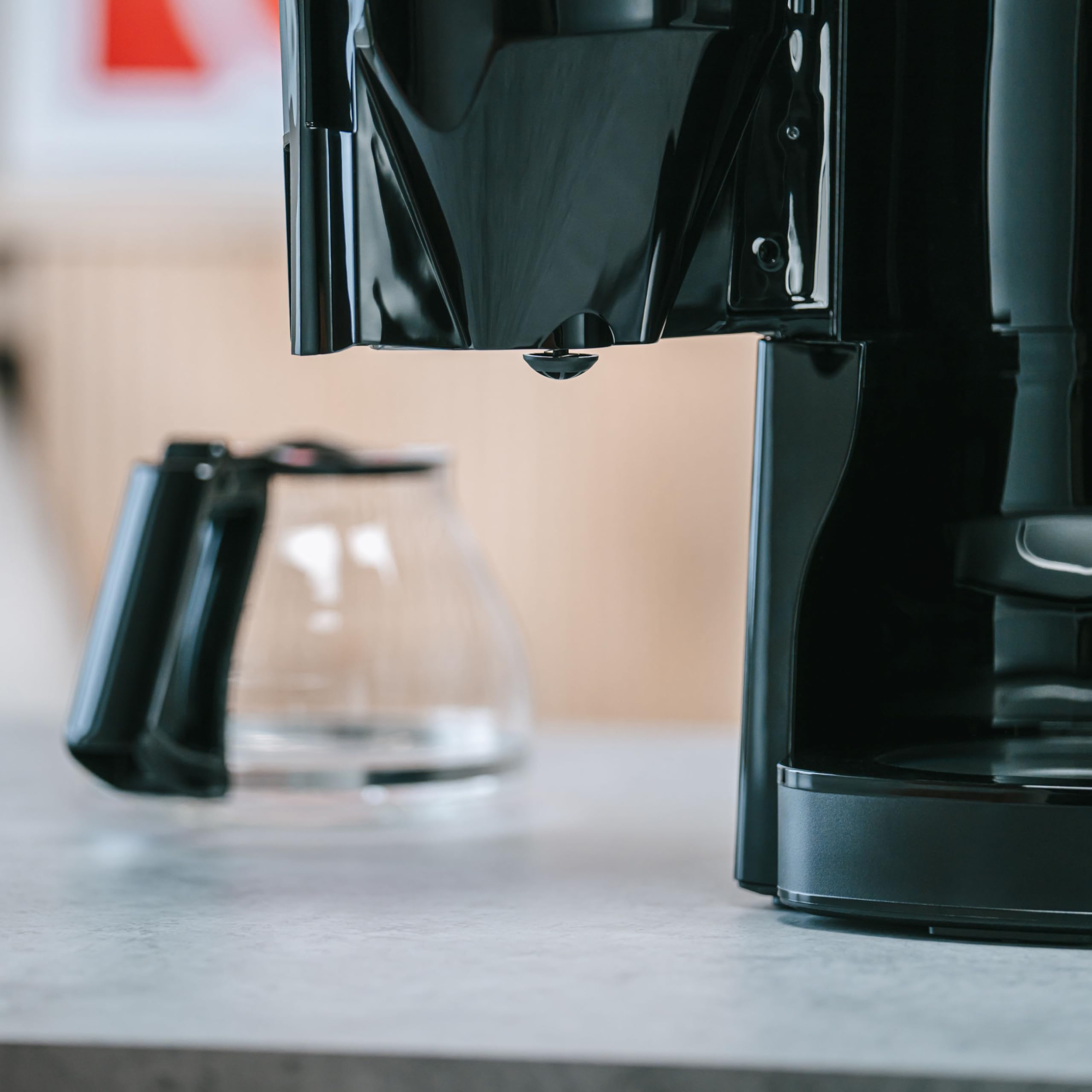 Melitta, Cafetière Filtre LOOK 1,25L Noir, Fonction AromaSelector, Fonction Maintien au Chaud, Porte-filtres 1x4 pour 10 tasses, Verseuse en Verre Borosilicate,1025-03,1080W