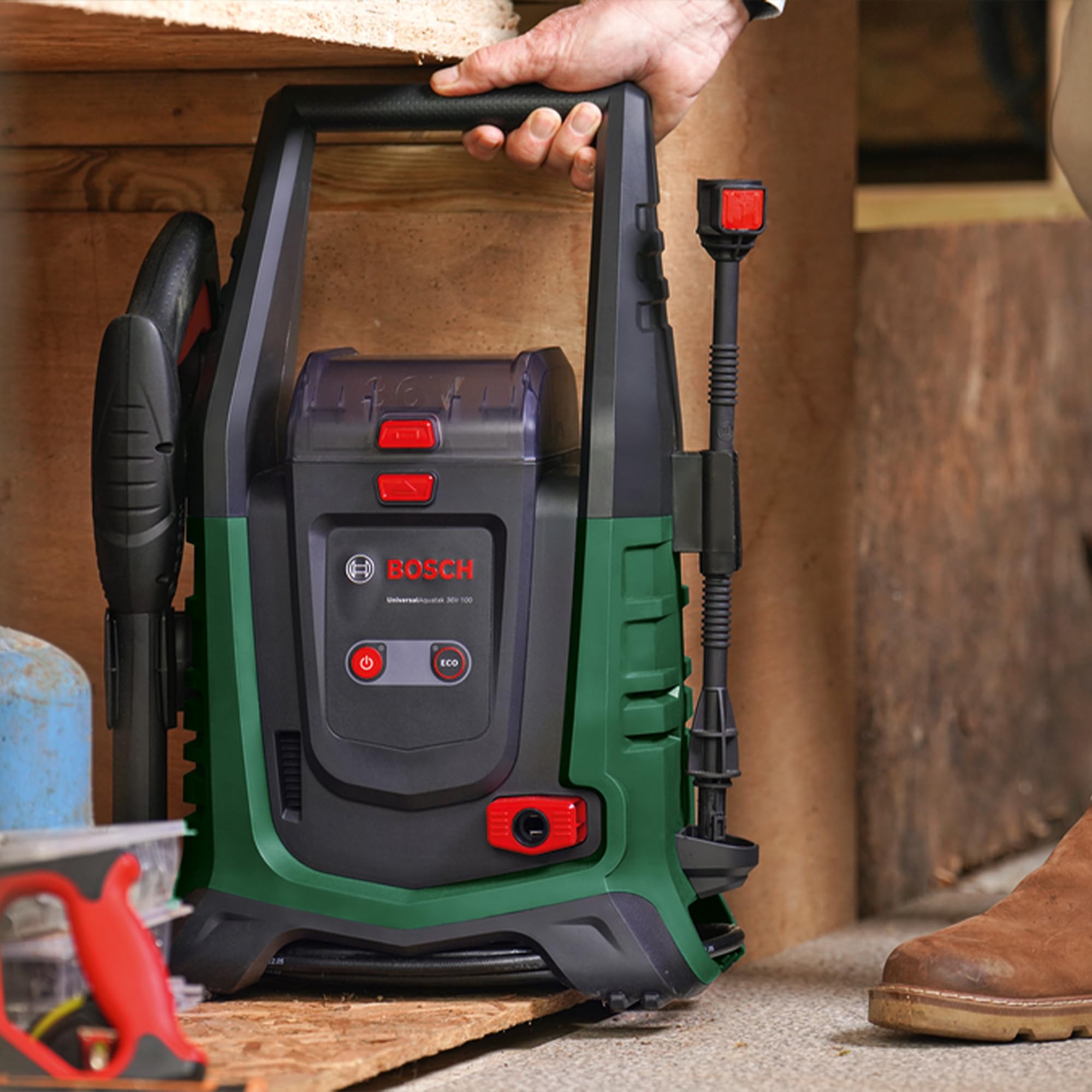 Bosch Akku-Hochdruckreiniger UniversalAquatak 36V-100 (ohne Akku/Ladegerät) | Für die Reinigung zu Hause oder unterwegs; 36-Volt-System; bis zu 45 Minuten Laufzeit; selbstansaugendes Set