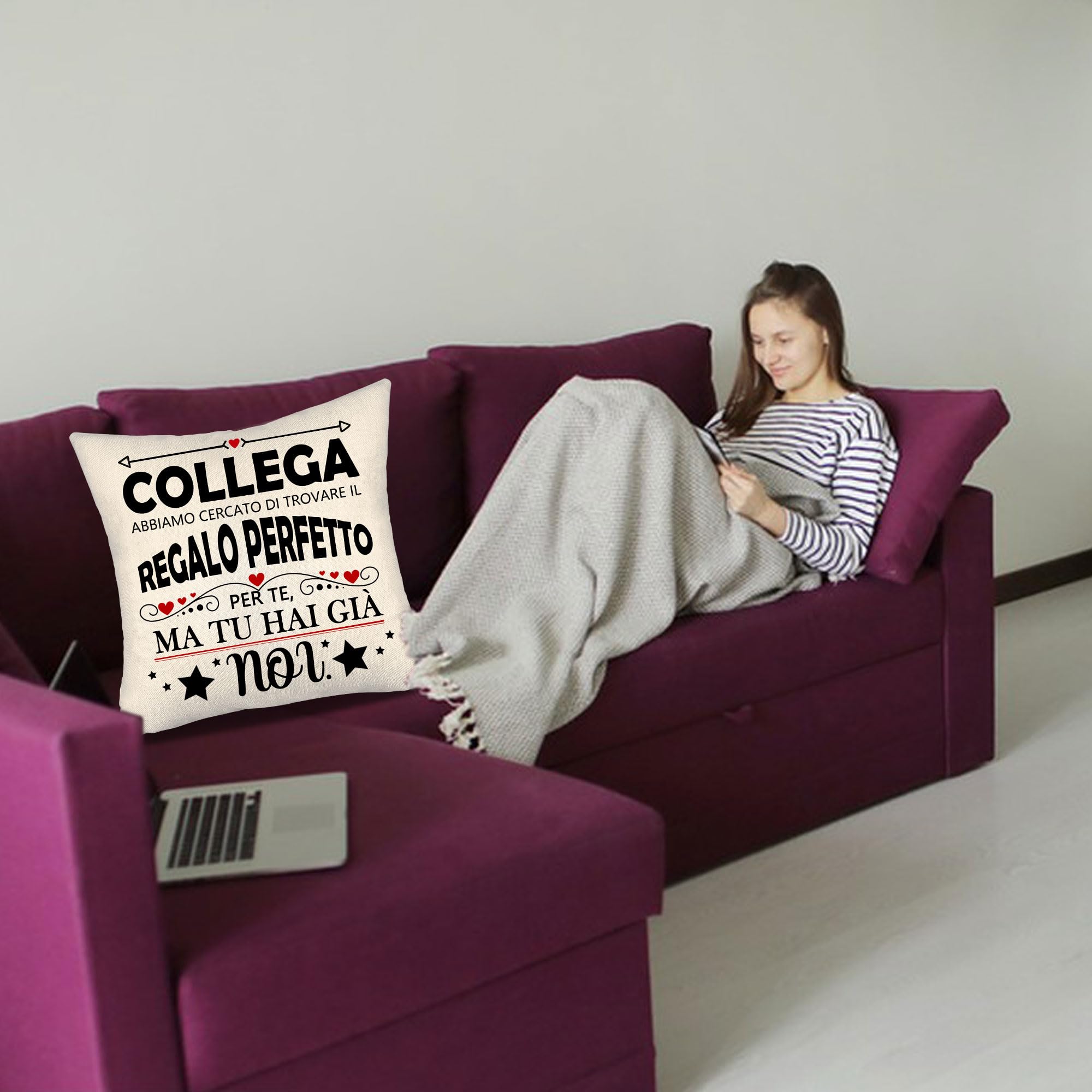 Aosumin Collega abbiamo cercato di trovare il regalo perfetto per te ma tu hai già noi Divertenti copricuscini per colleghi Miglior regalo di compleanno per colleghi Regalo di Natale(collega-b)