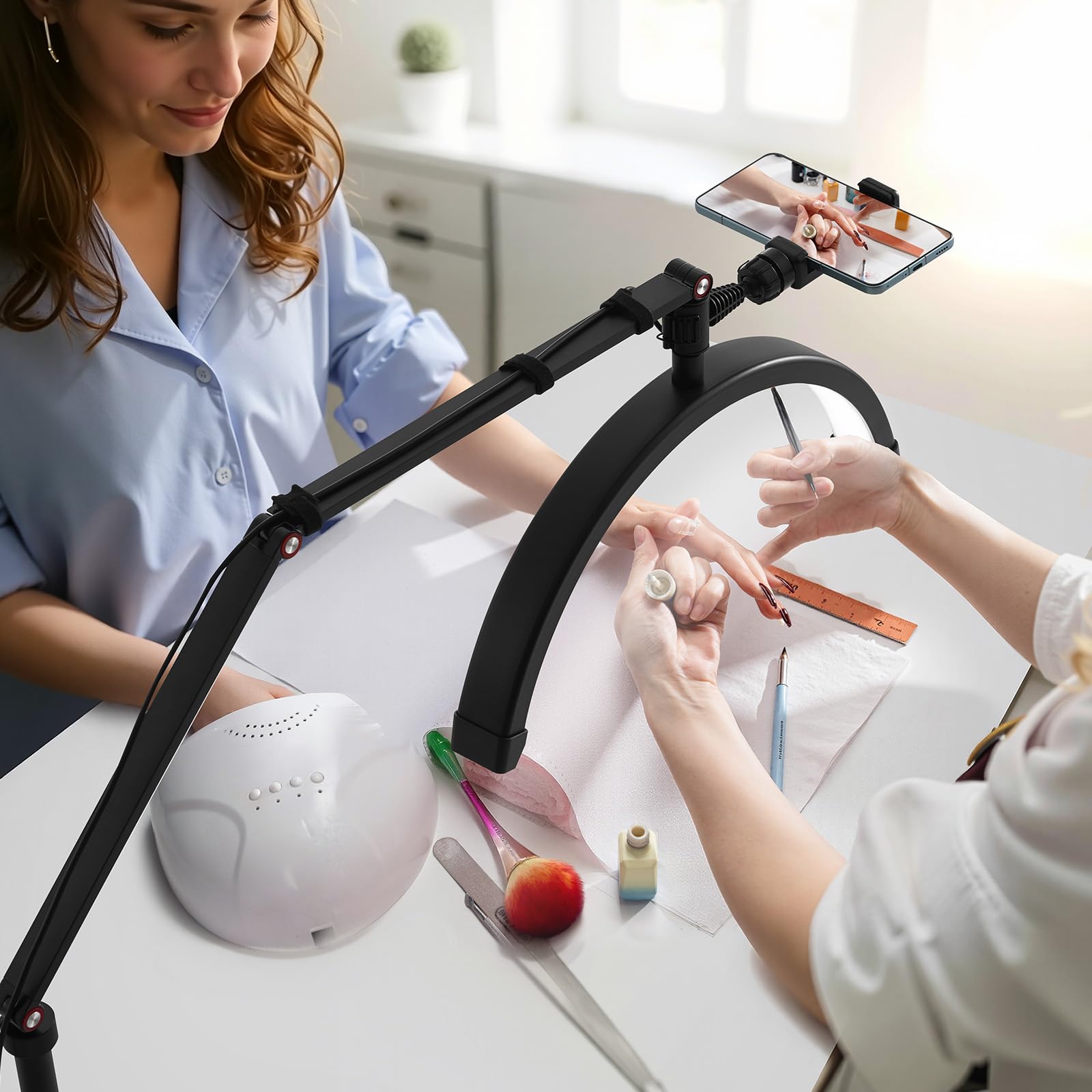 VEVOR Lampe d’Esthéticienne Demi-lune de Table, Lampe LED Arc pour Manucure Extension de Cils 20 W, Luminosité et Température de Couleur Réglables, avec Support de Téléphone, pour Beauté, Sourcils