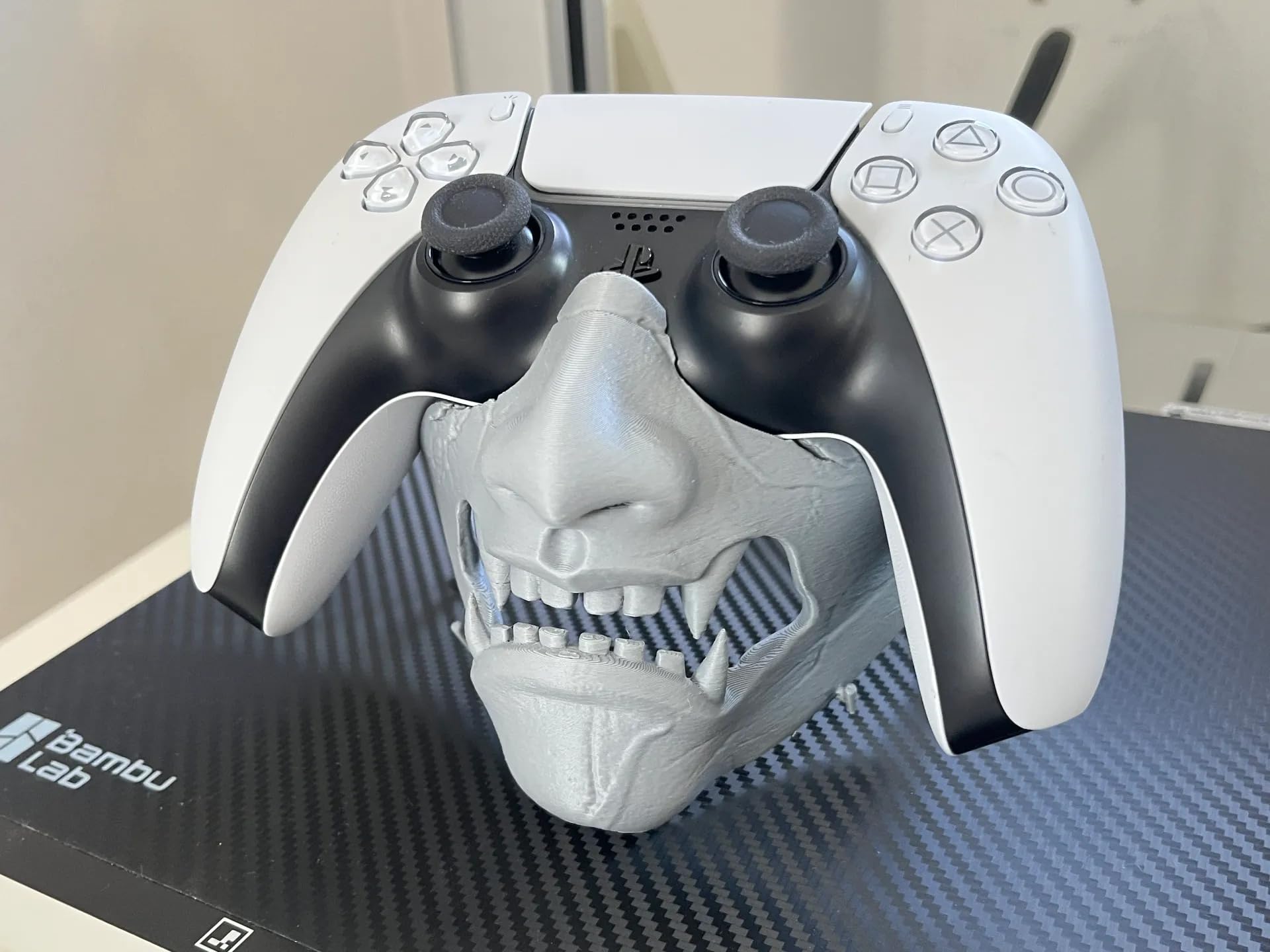vikson international yōtei ghost ps5 controller stand | precision-crafted samurai ronin dualsense holder, feudal japanese gaming desk decor & streamer display mount