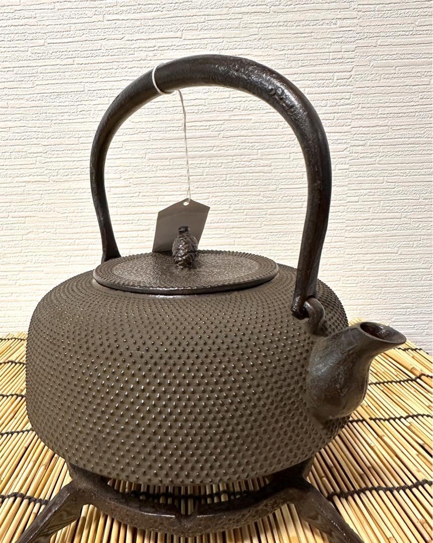 新品、供箱、栞付　南部盛栄堂(OIGEN)造　丸南部　１２型南部鉄瓶　南部鉄器 Amazon | 栞等付属品付 南部盛栄堂OIGEN造 12型 南部鉄瓶