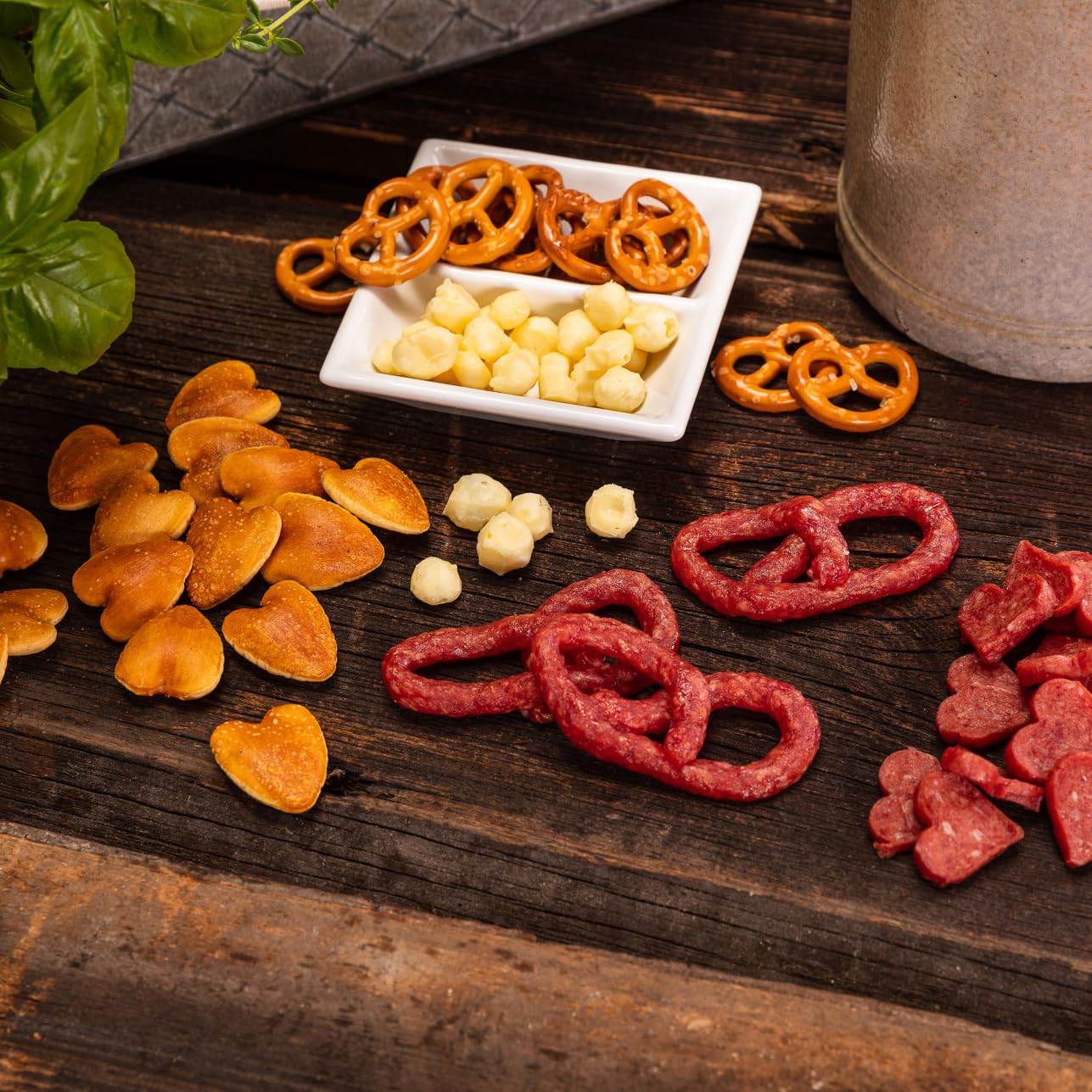 Snack Selection Premium 6er-Set Olive und Käse, Snackbox mit Salami, Salzgebäck, Gebäckherzen und Oliven und Käse, 6 x 80g Snacks