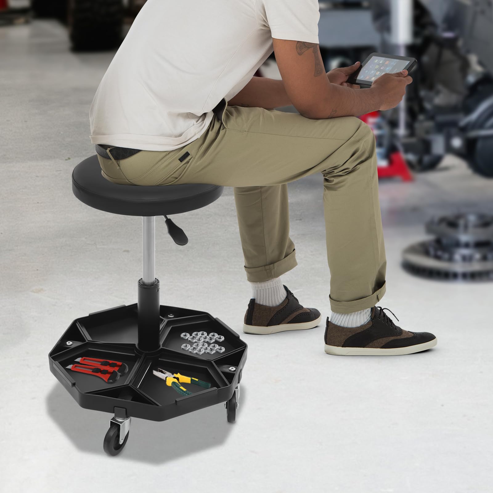 Sgabello da officina con 4 ruote, universale, con ruote, altezza regolabile, 150 kg, capacità di carico da officina, ruote, altezza 45 – 61 cm, altezza sedia da officina con ripiano per