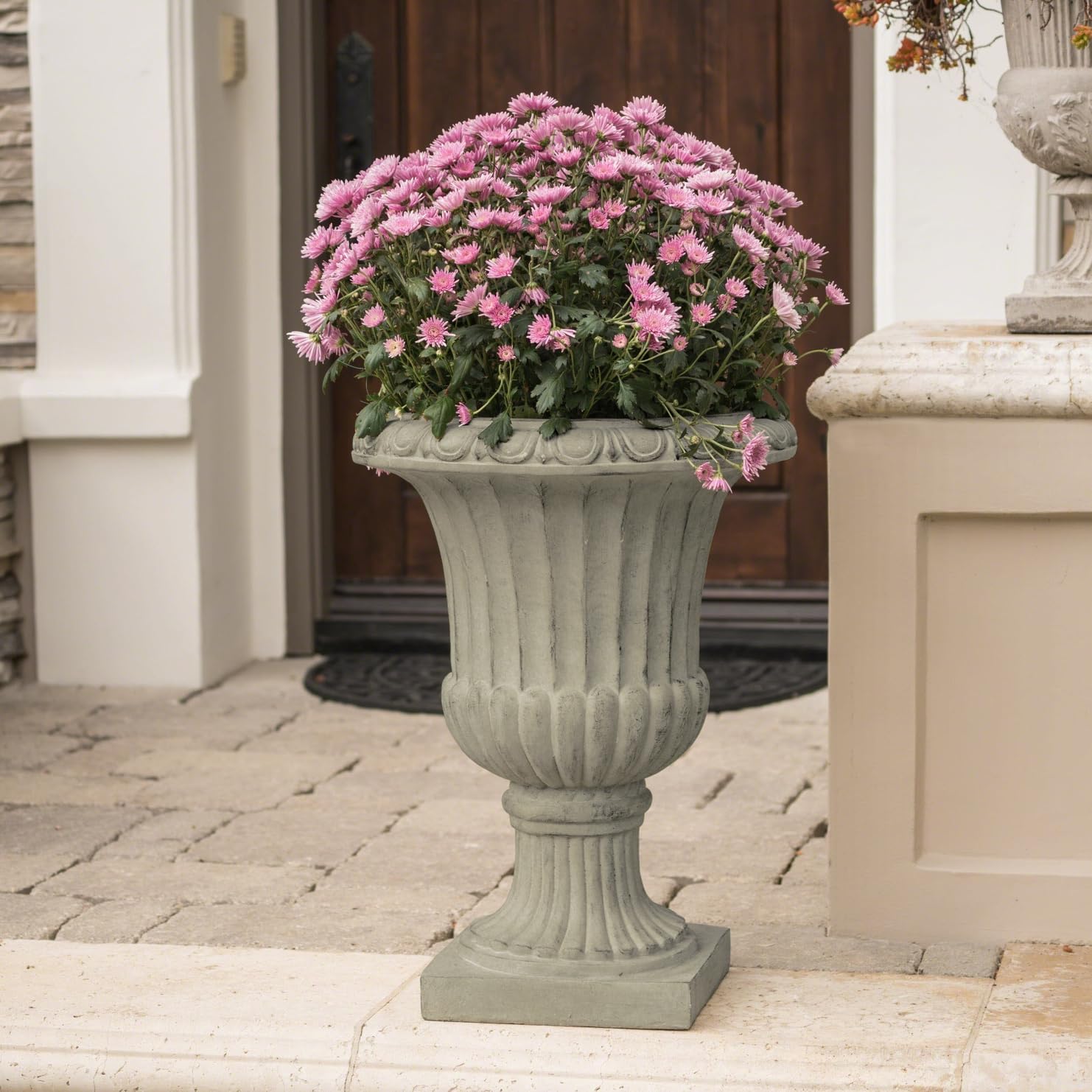 Amazon.com : Gubaiao 26" Large Urn Planters for Outdoor Plants - Versatile  Indoor/Outdoor Garden Planter Urns Flower Pots with Antique Green Magnesium  Oxide Finish : Patio, Lawn & Garden