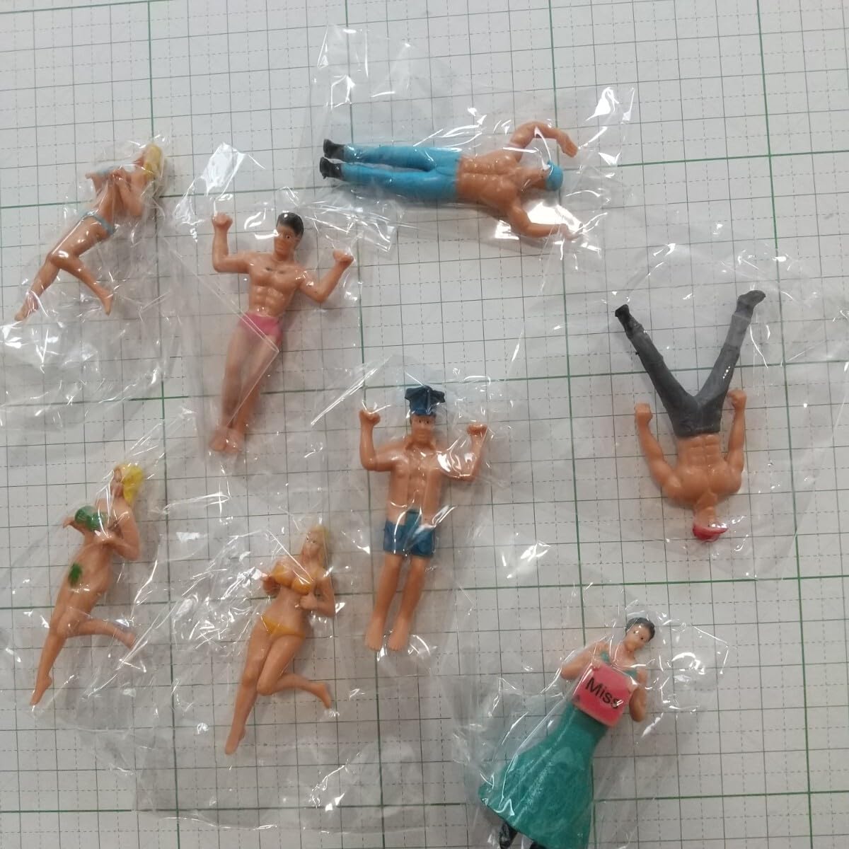 Amazon | 水着 ミニフィギュア セクシー マッチョ フチ子さん系 ゴム