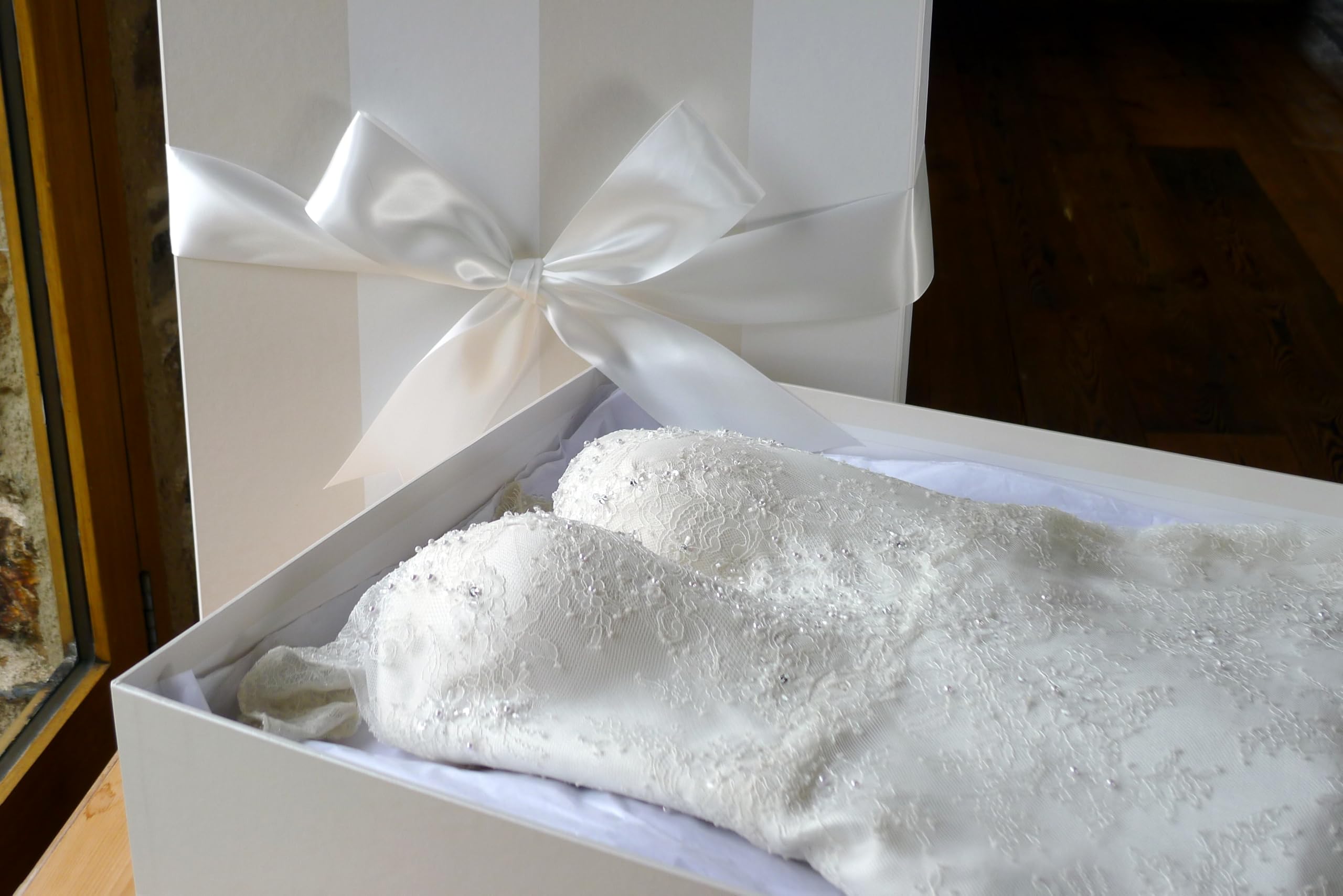 Wedding Dress Box Co Extra große Aufbewahrungsbox für Hochzeitskleid, 75 (L) x 50 (B) x 30 (H) cm – Aufbewahrung von Brautkleidern – Konservierung, säurefrei, pH-neutrales Brett schützt vor Vergilbung
