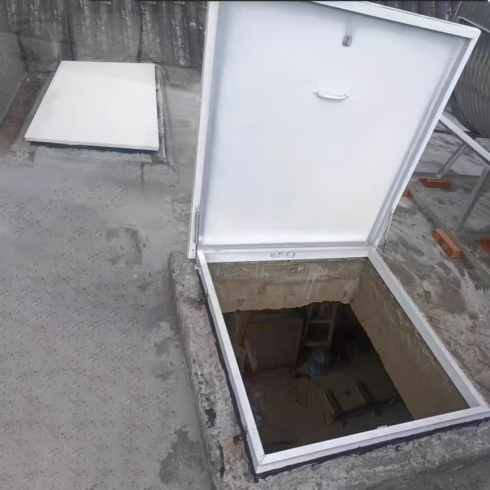 Portello di accesso al tetto, chiusura a gancio e maniglia, porta di accesso di sicurezza di emergenza per manutenzione e riparazioni, dimensioni interne 85,1 x 85,1 cm