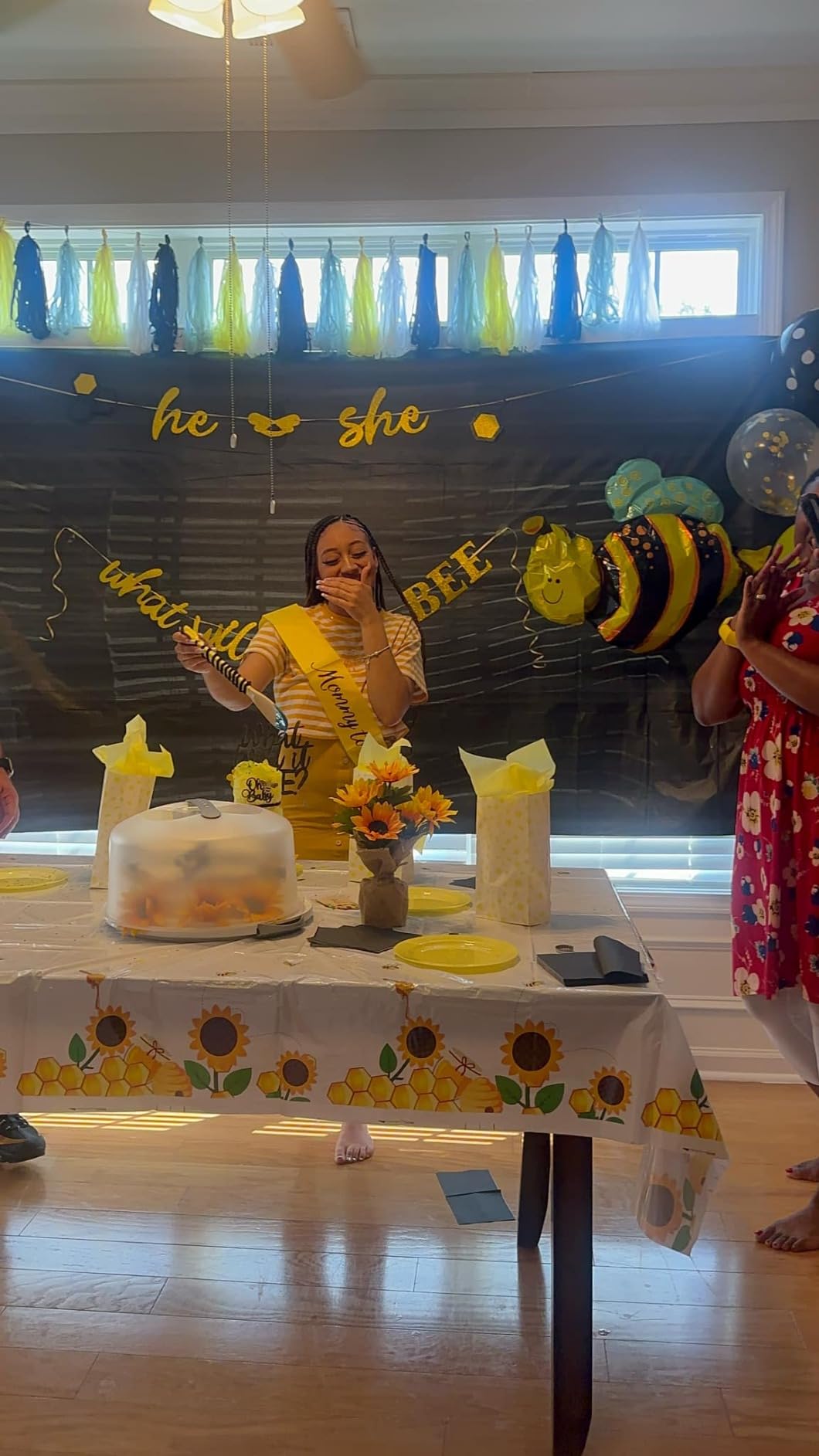 NAIWOXI What Will It Bee Gender Reveal Party Supplies - Bumble Bee ...