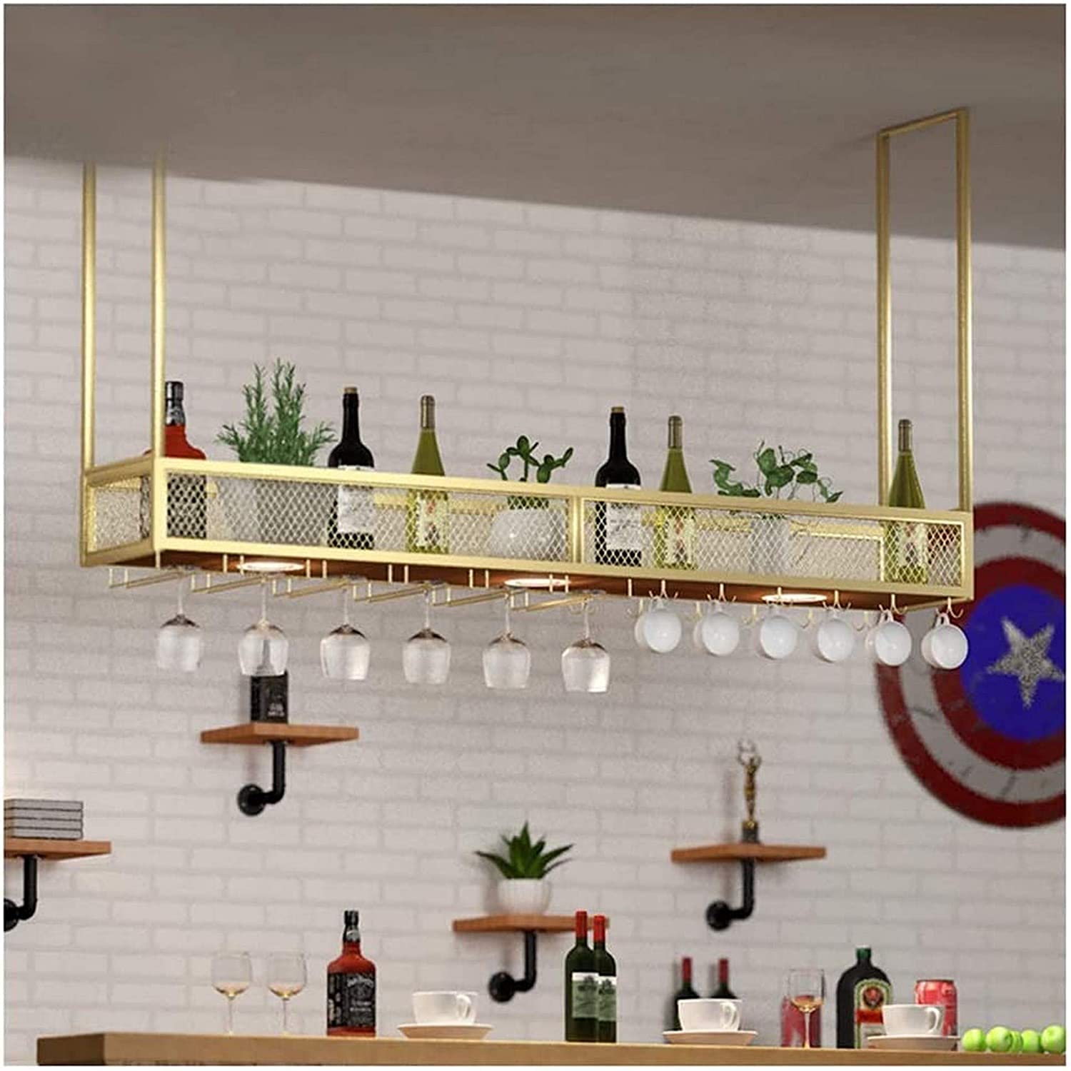 Casier à vin au plafond MObyat pour une ambiance bar et cuisine vintage