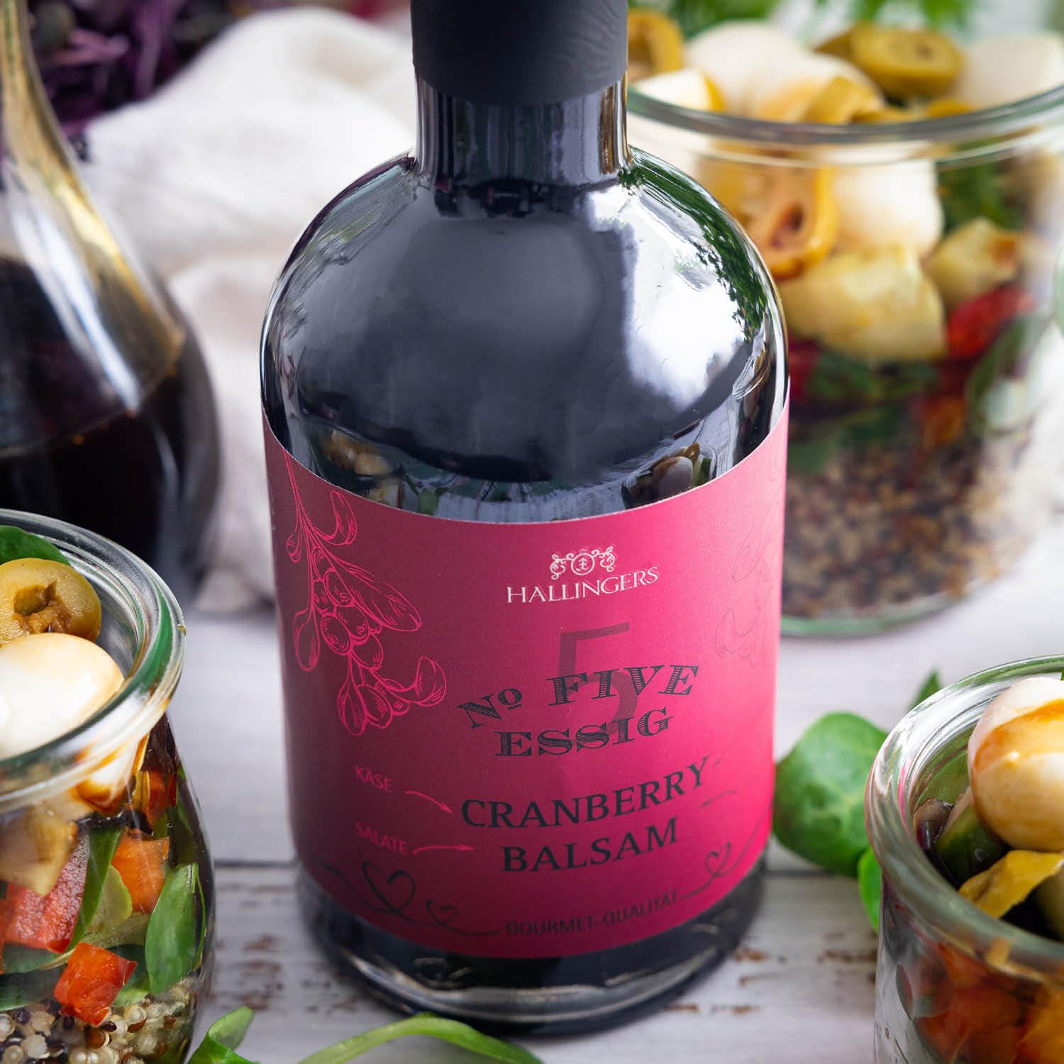 Hallingers Genuss Manufaktur Gourmet-Essig Geschenk - für Salate, Getränke & Speisen in wertiger Geschenkflasche "No. 5" 3% Säure Cranberry-Balsam, Geschenkidee für Frauen Männer