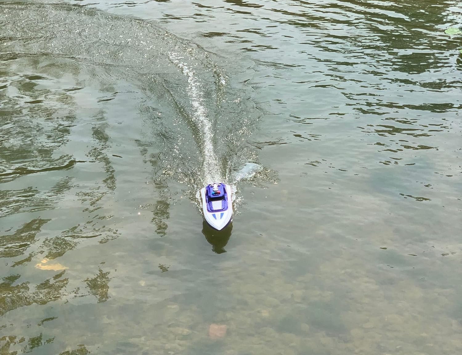 38CM RC 2.4G guardia costiera modello di nave intrattenimento estivo telecomando nave della polizia modello di intrattenimento dell'acqua, ad alta velocità 20Km/h telecomando motoscafo