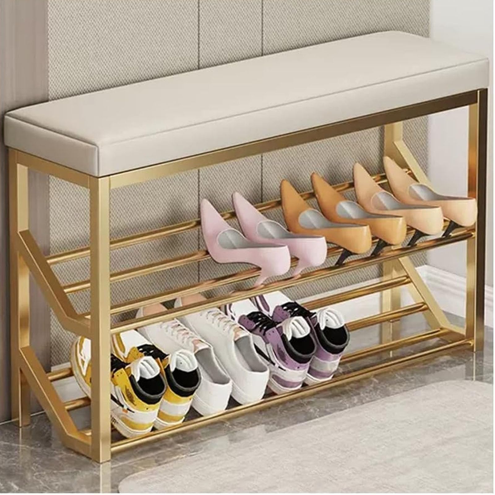 Banc à chaussures de style industriel beige pour un hall d'entrée toujours ordonné
