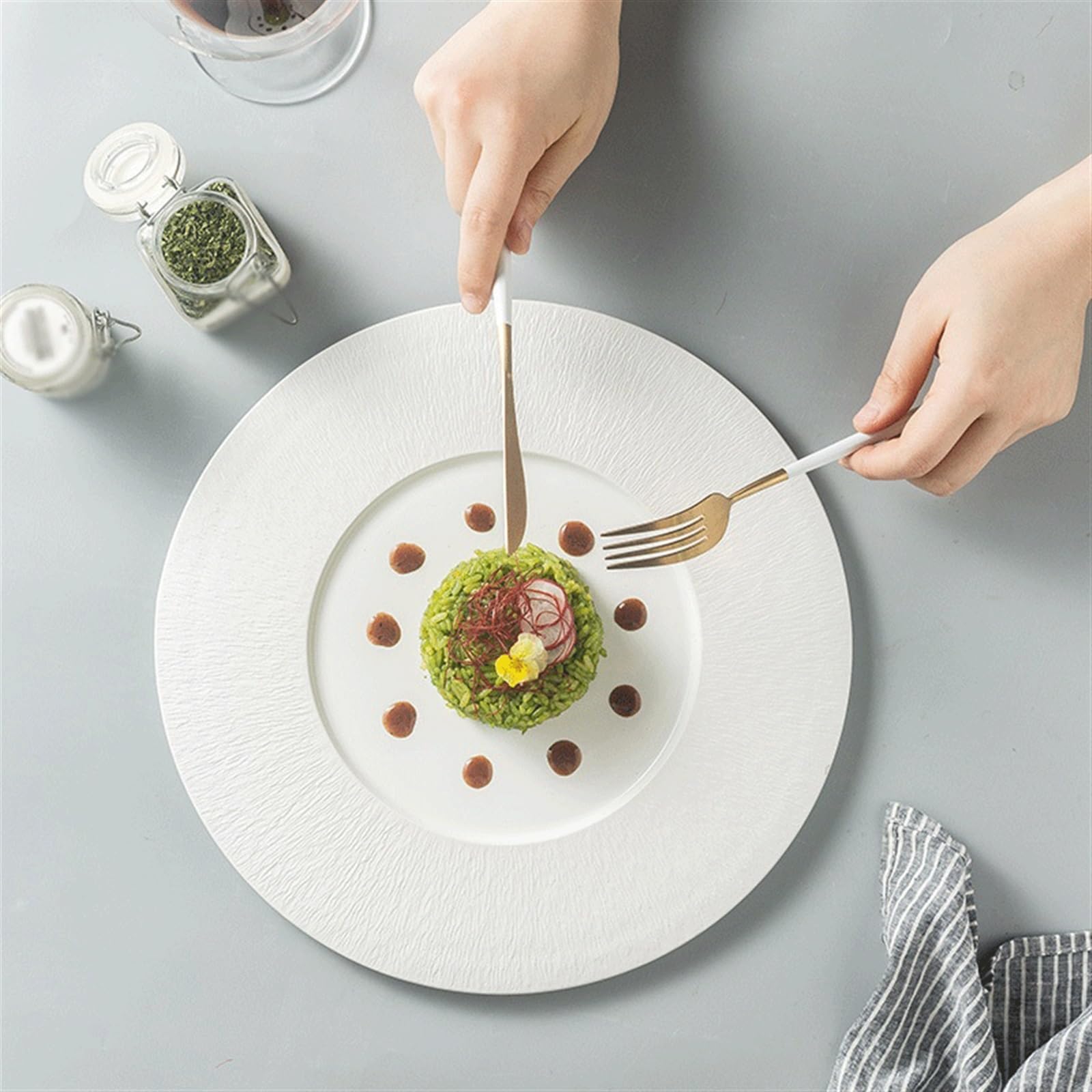 talerze do serwowania 12-calowy czarny ceramiczny talerz obiadowy w stylu zachodnim Okrągły płaski Ceramiczna zastawa stołowa Wykwintna płyta kuchenna Naczynia kuchenne talerze makaronowe(Czarny)