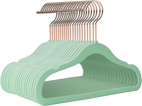 Perchas para niños, 14 pulgadas, paquete de 50 unidades, verde, plástico, ideal para uso diario, perchas para bebés, perchas duraderas para bebés y