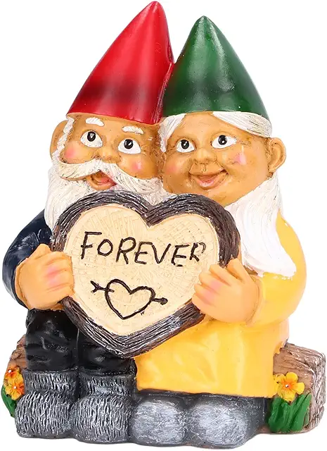 Liefde Beeldjes: Leprechaun Gnome Couple in Love with Heart for Garden Decor