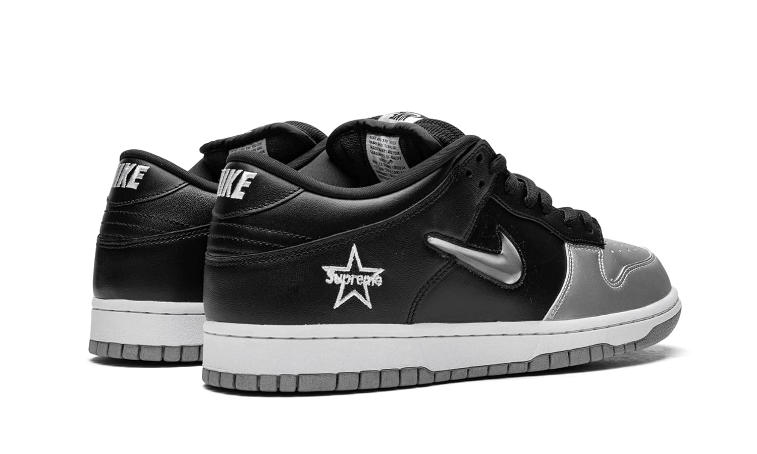 Nike x supreme SB Dunk Low Pro シルバー/ブラック SB Dunk Low 'Supreme' Release Date. Nike SNKRS