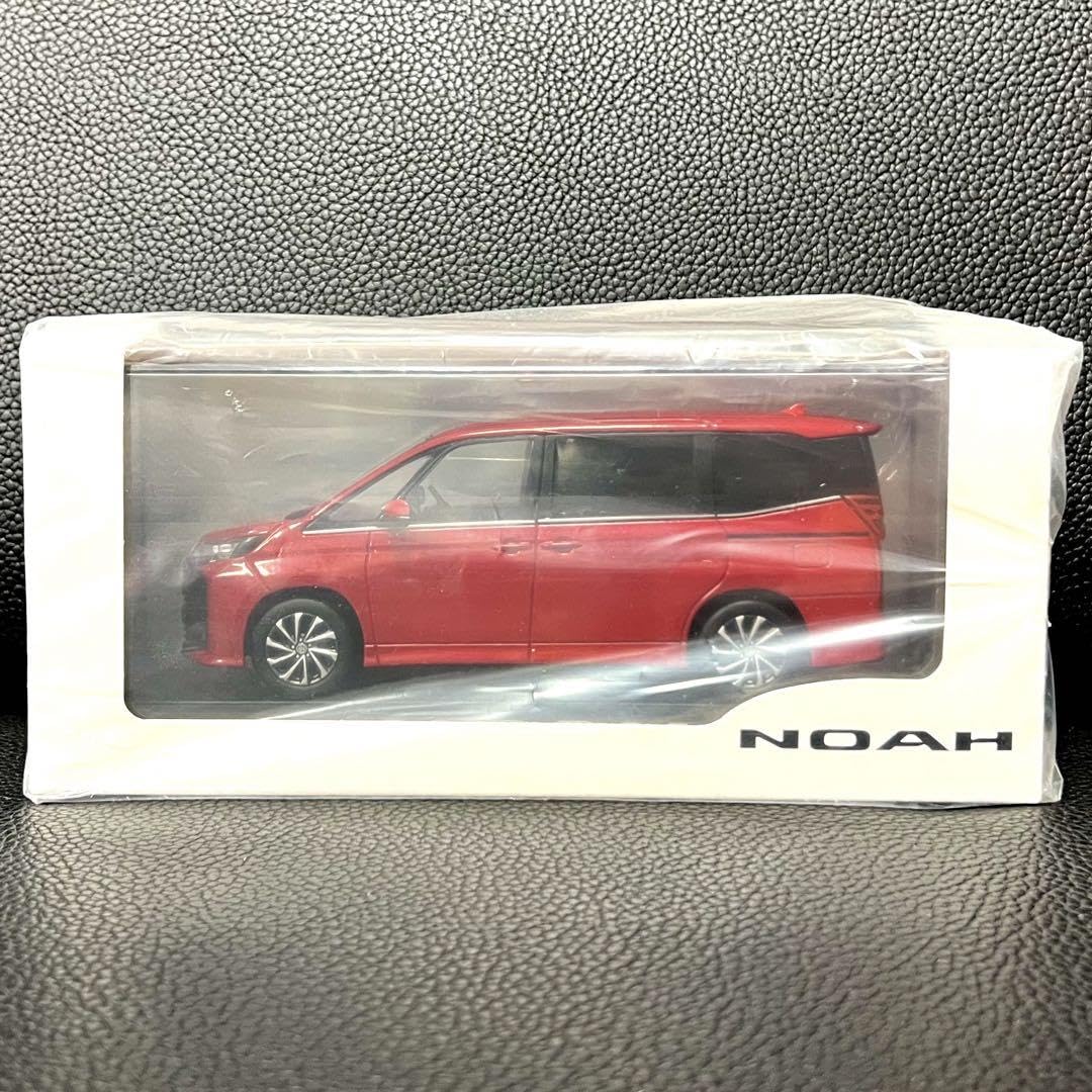Amazon.co.jp: ・新型 ノア ミニカー カラーサンプル 130 レッド GF
