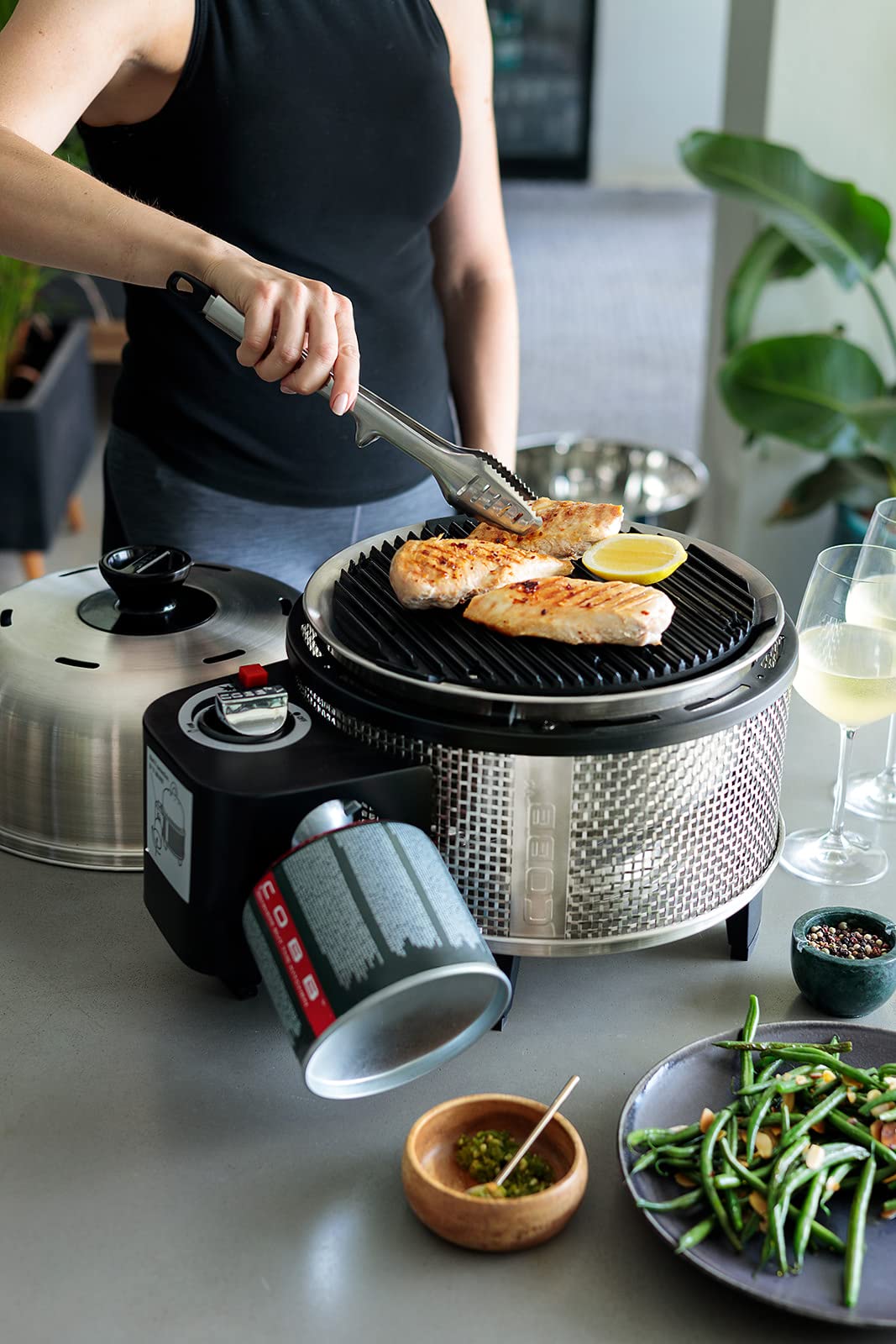 COBB Gasgrill Deluxe 2.0 (Sparsamer & handlicher Grill aus Edelstahl) Nr. 700-3