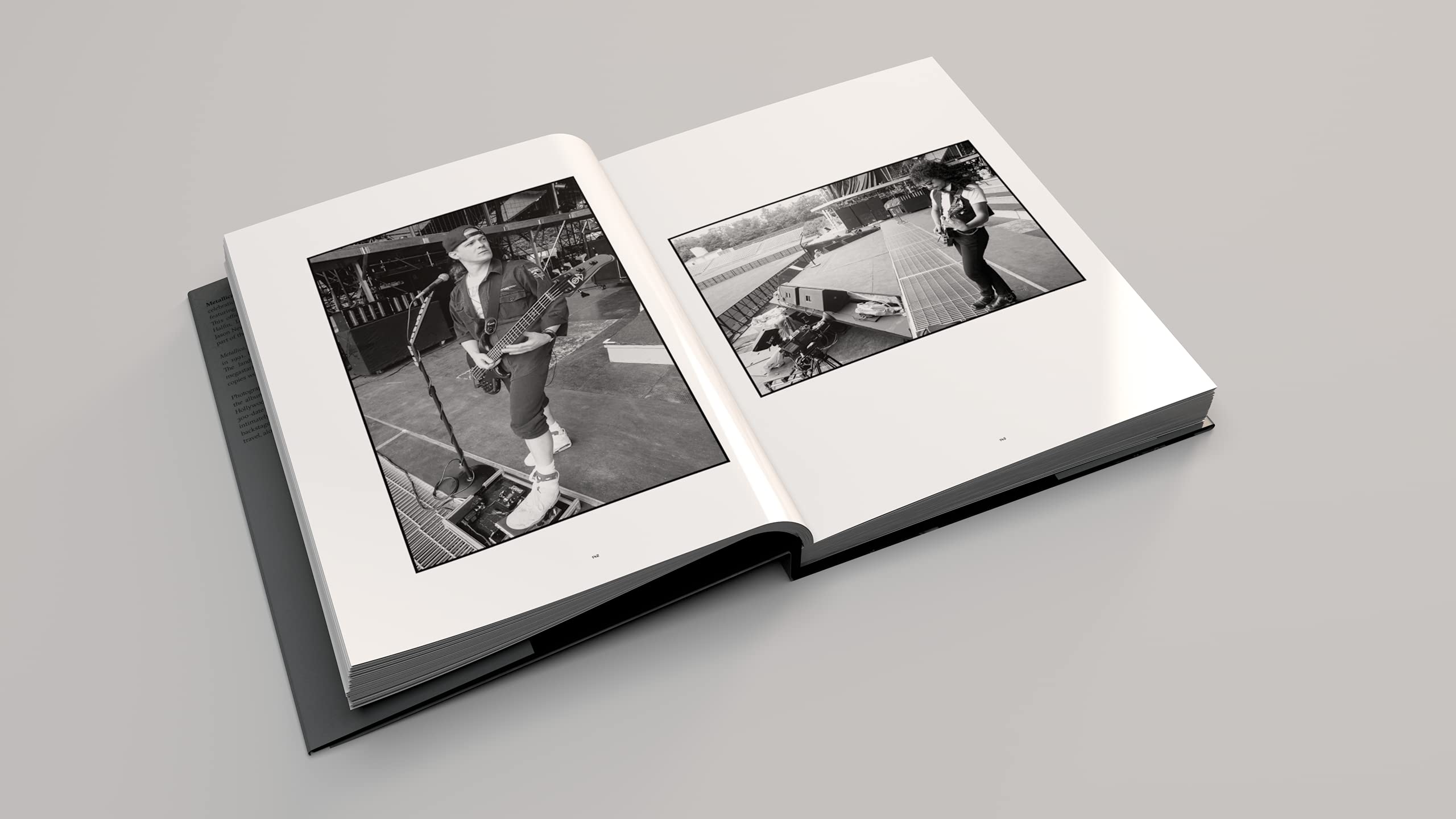 Metallica: The black album in black and white. Ediz. illustrata