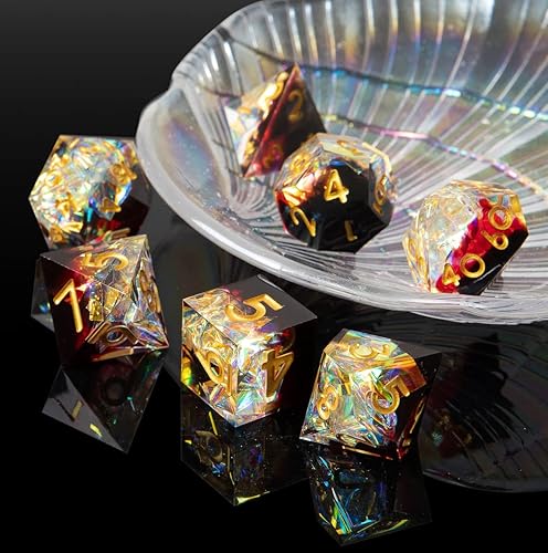 Vista 116 de DND - Juego de dados hechos a mano, 7 accesorios, dados de borde afilado para juegos TTRPG de Calabozos y Dragones, RPG multicara de resina Negro