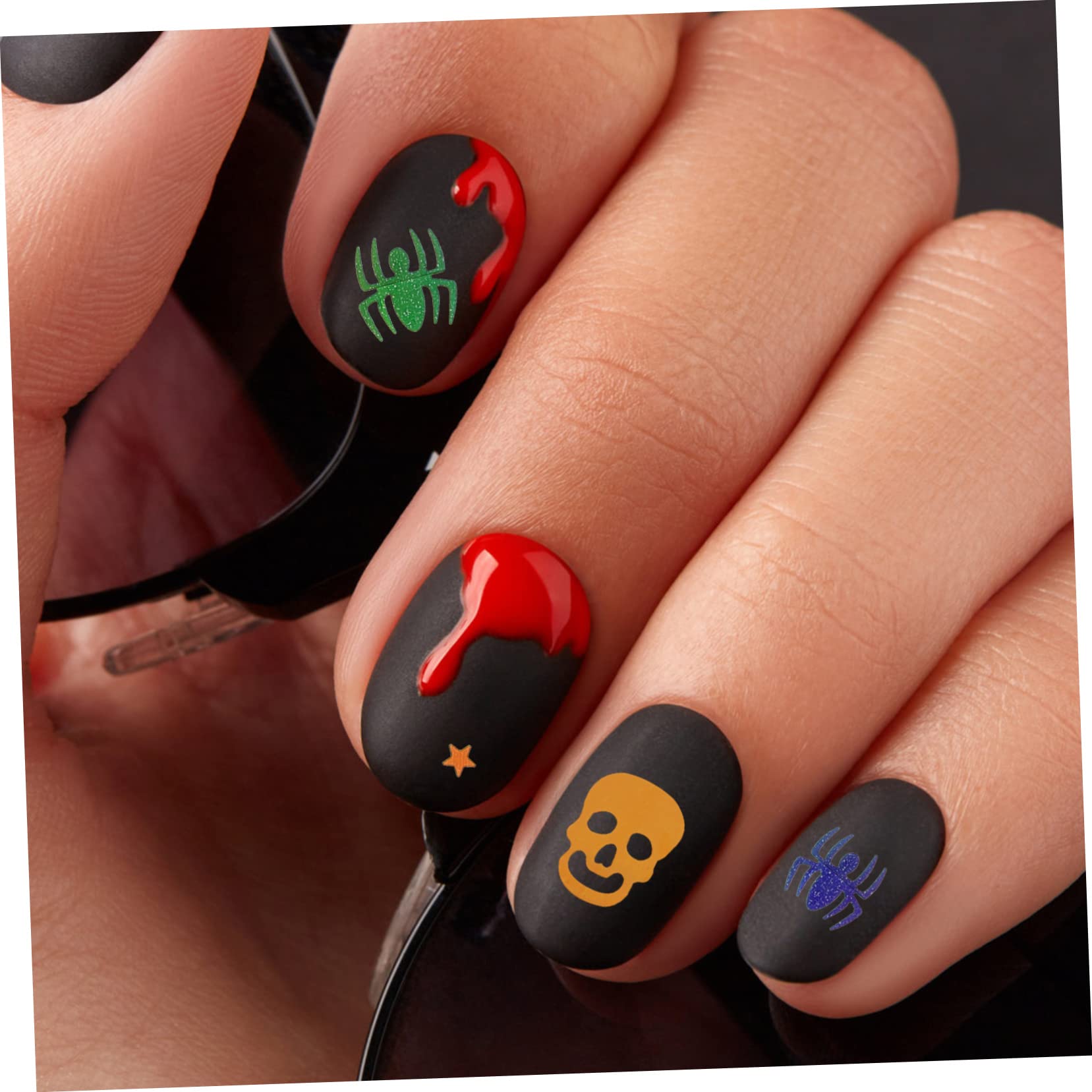 Didiseaon 4 Set Adesivi Per Unghie Di Halloween Gemme Appiccicose Parà Neon Tagliaunghie Adesivo Per Unghie Tavolozza Glitter Pennelli Per Unghie Robaccia Gel L'animale Domestico 3 Scatole*4