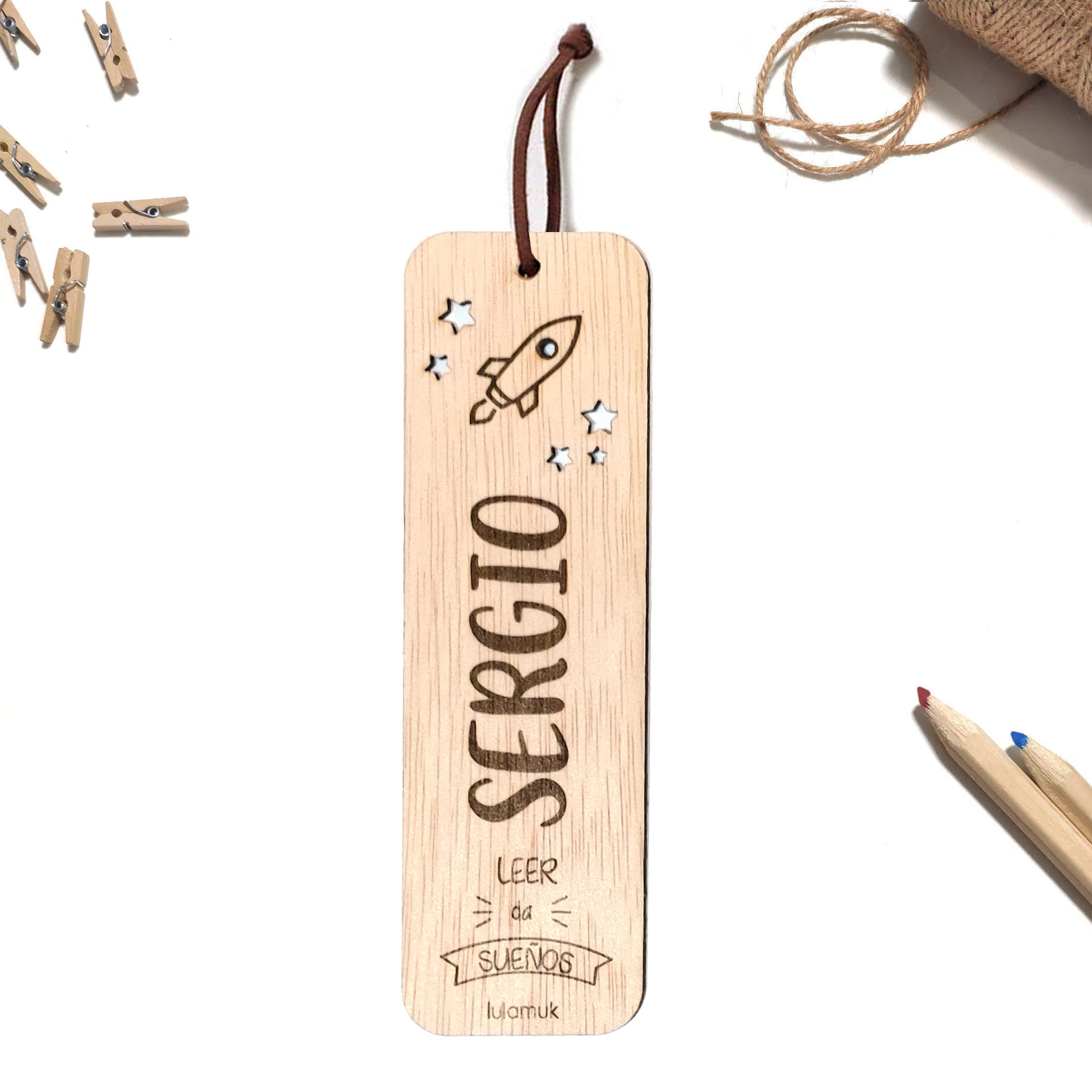 Punto de libro madera personalizado | Marcapáginas de madera día del libro o Sant Jordi | regalo pareja, amigos, madre, mamá, padre | Motivo leer da sueños | Lulamuk